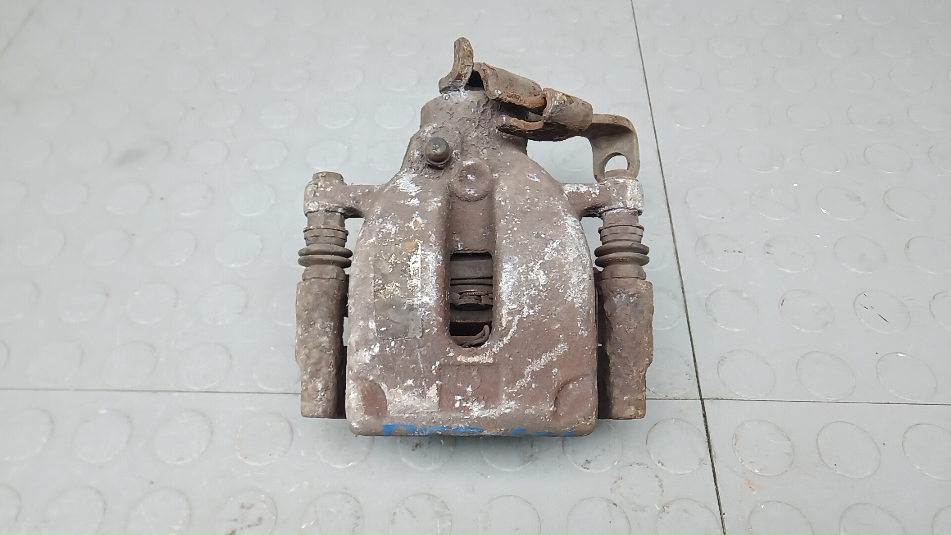 Суппорт задний левый