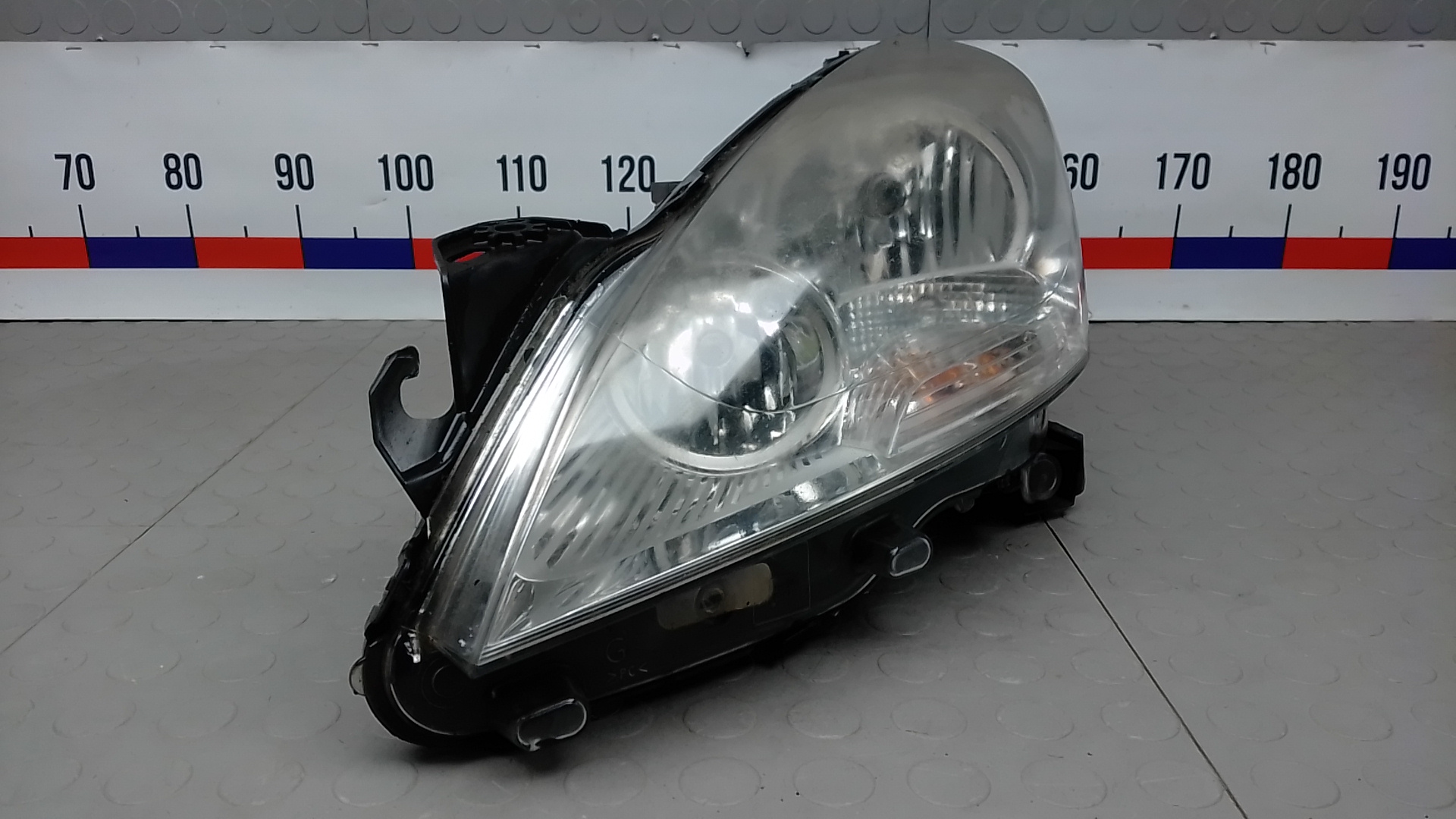 Фара левая