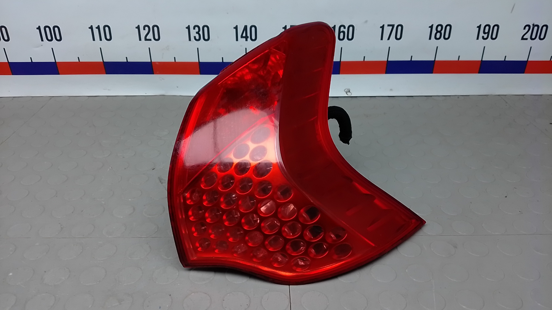 Фонарь задний правый