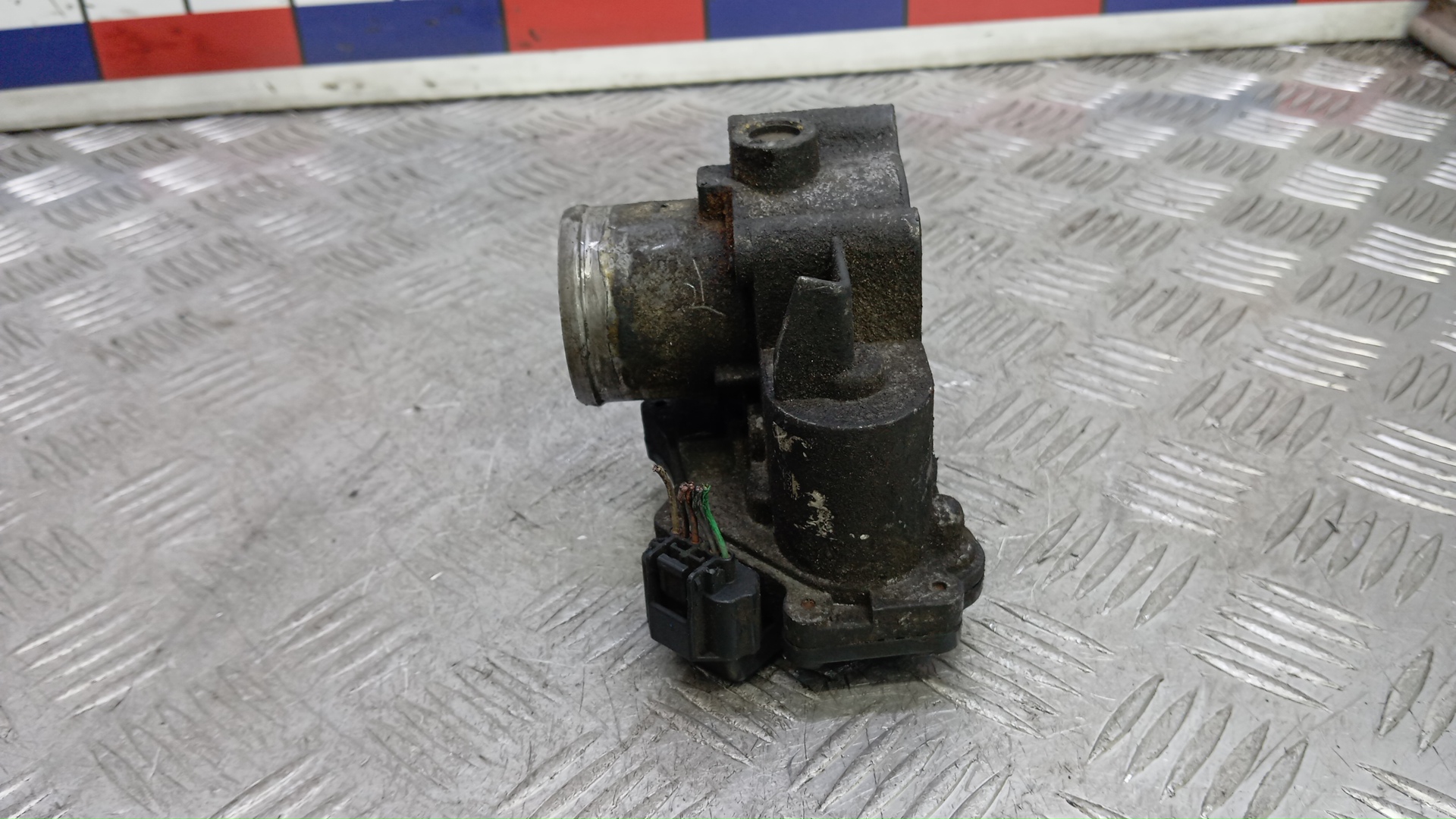 Заслонка дроссельная электрическая