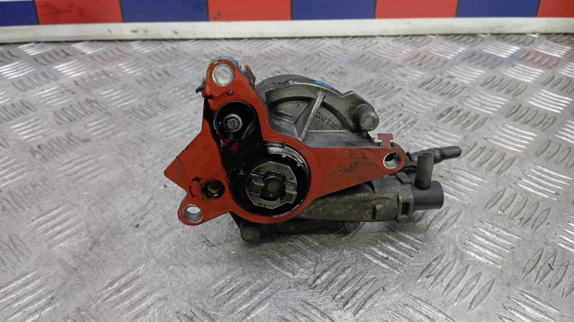 Насос вакуумный