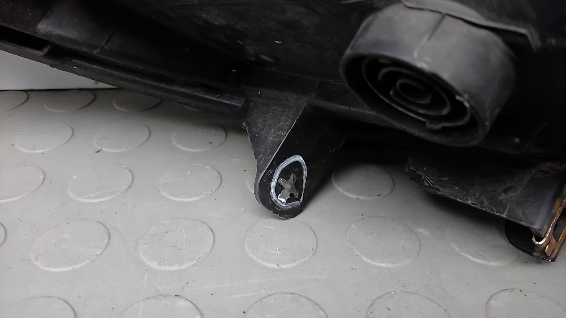 Фара правая