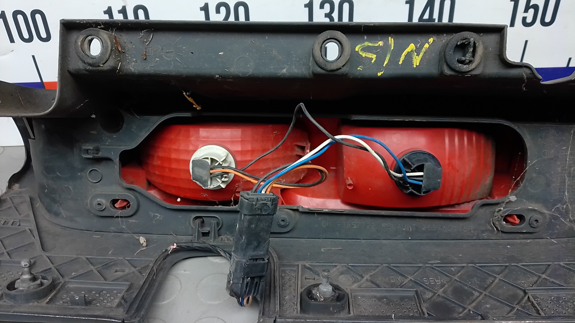 Фонарь задний левый