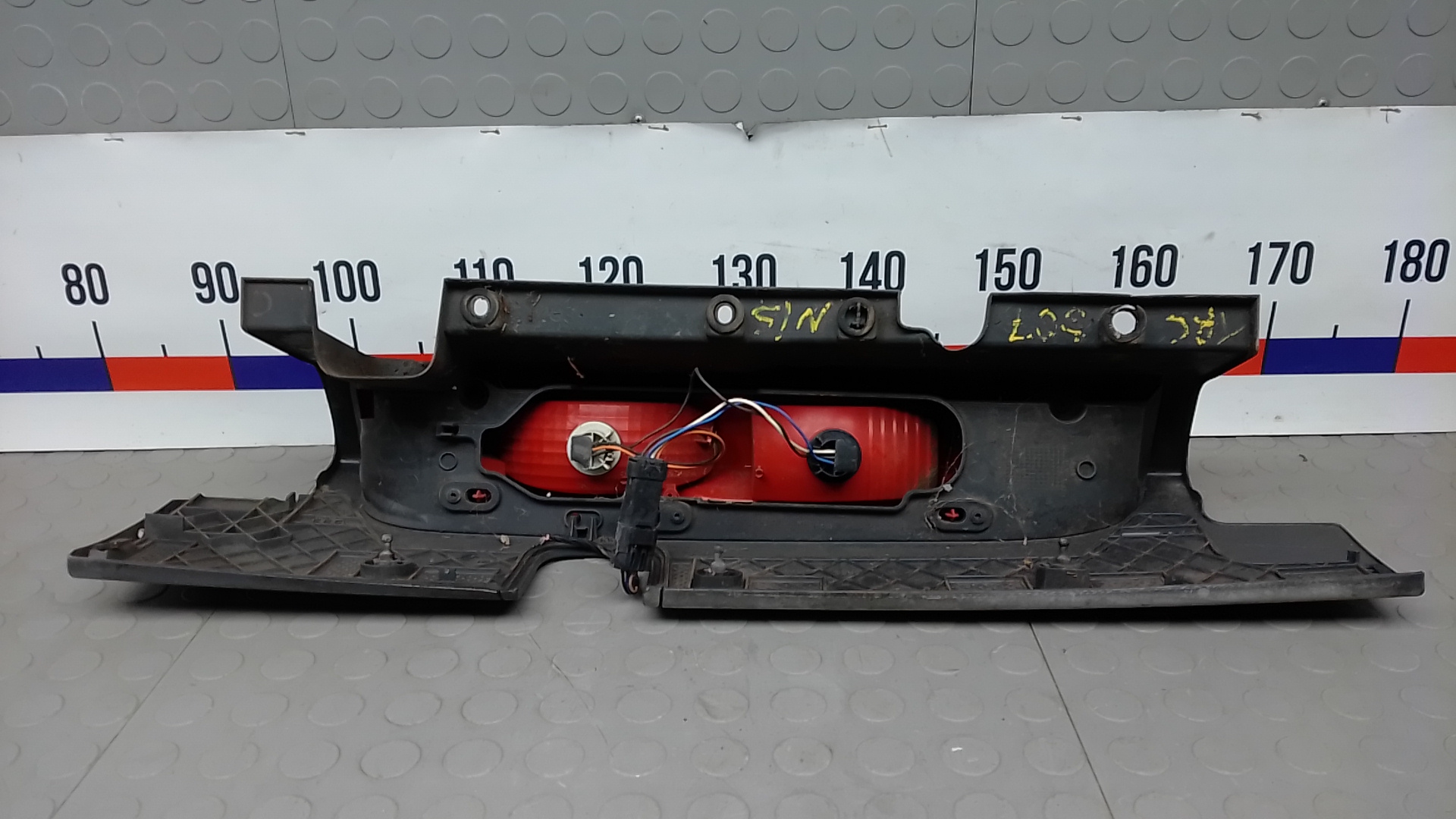 Фонарь задний левый