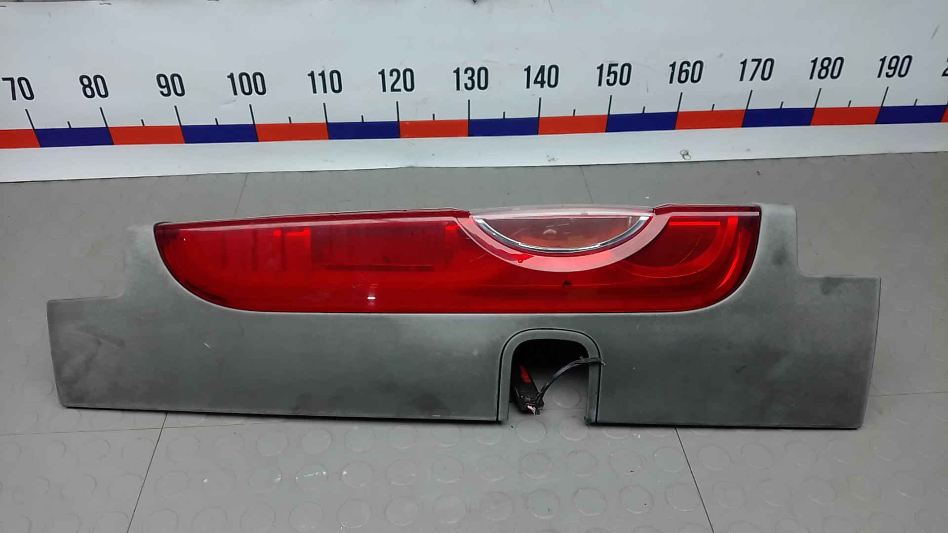 Фонарь задний левый