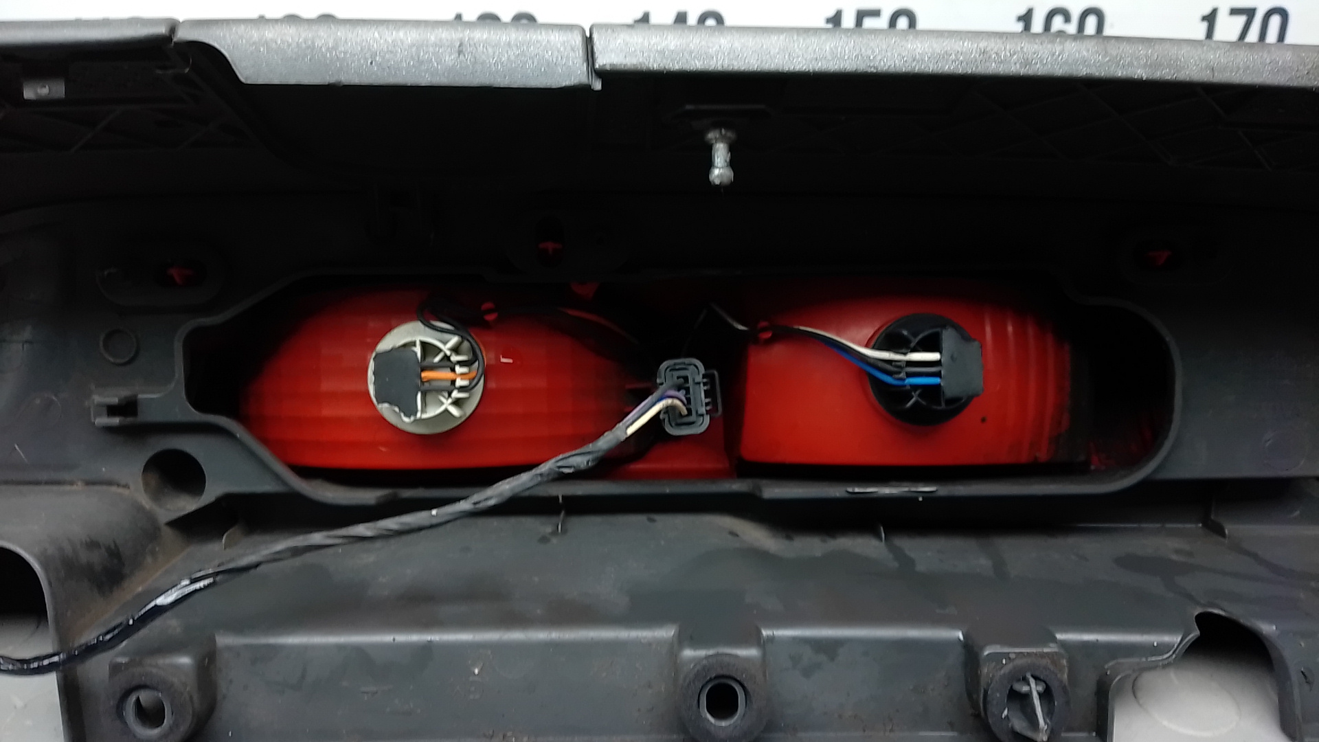 Фонарь задний правый