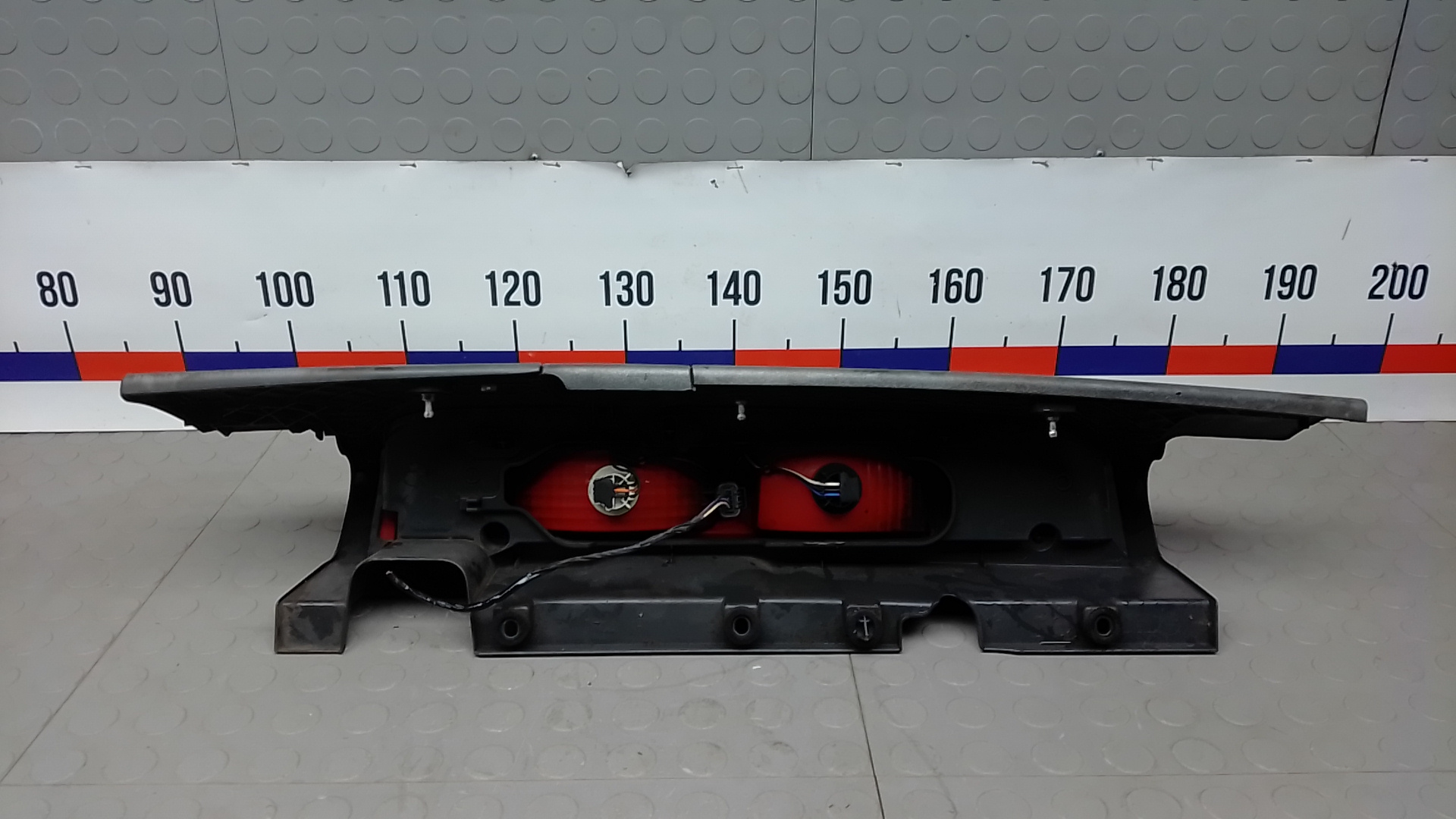 Фонарь задний правый