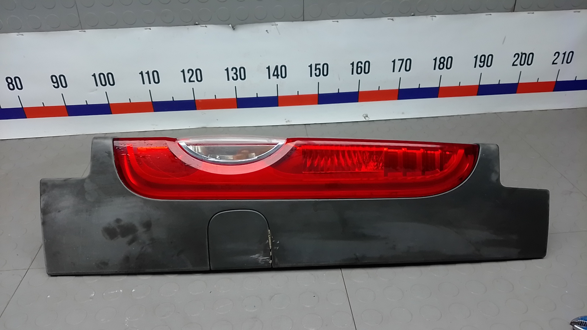 Фонарь задний правый