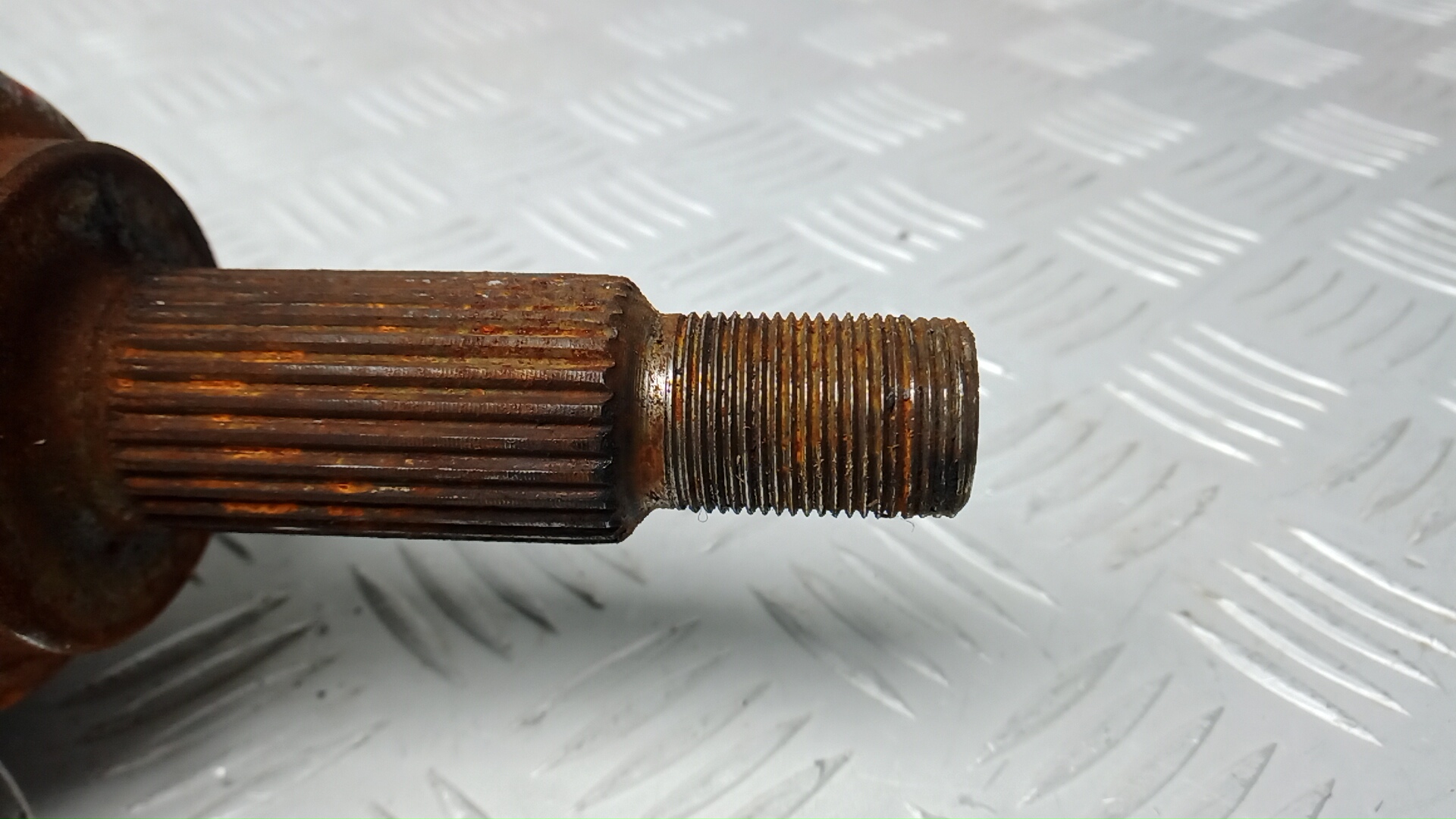 Полуось передняя правая