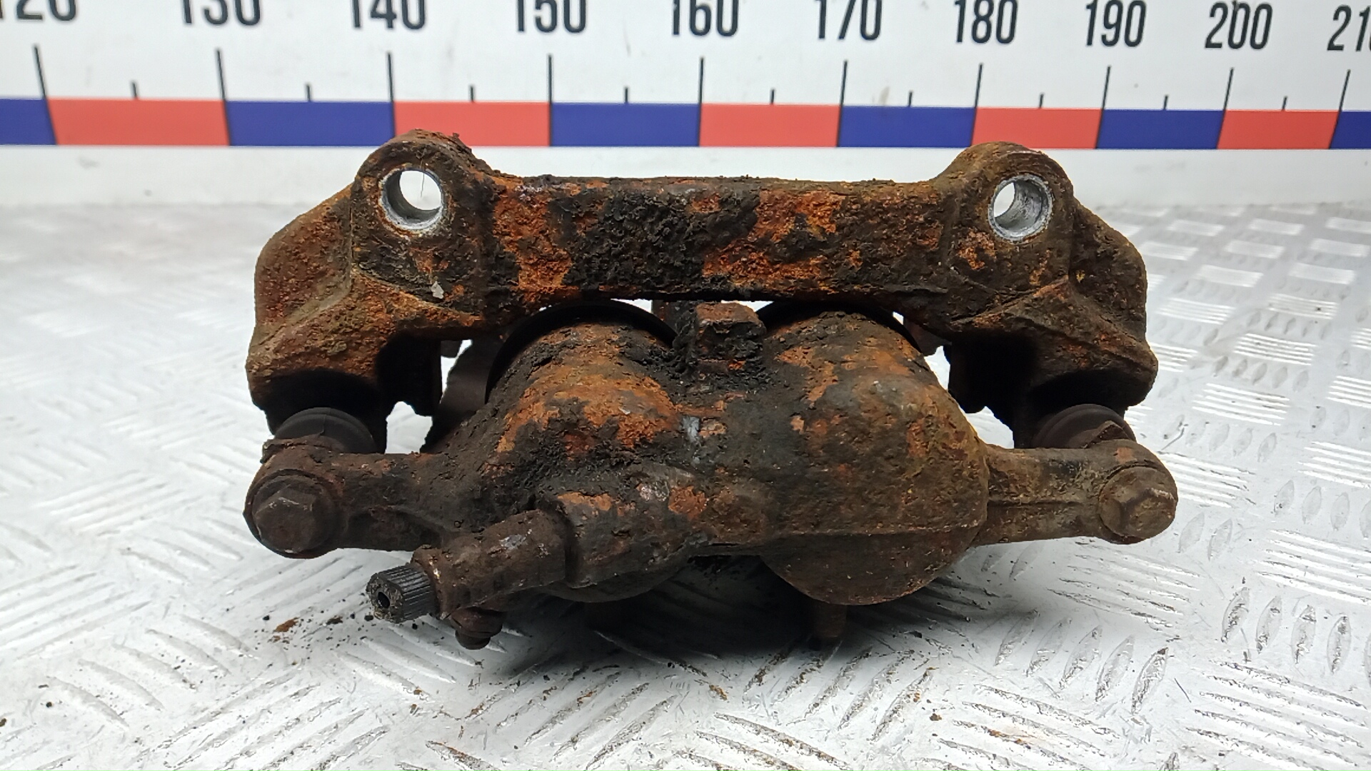 Суппорт передний правый