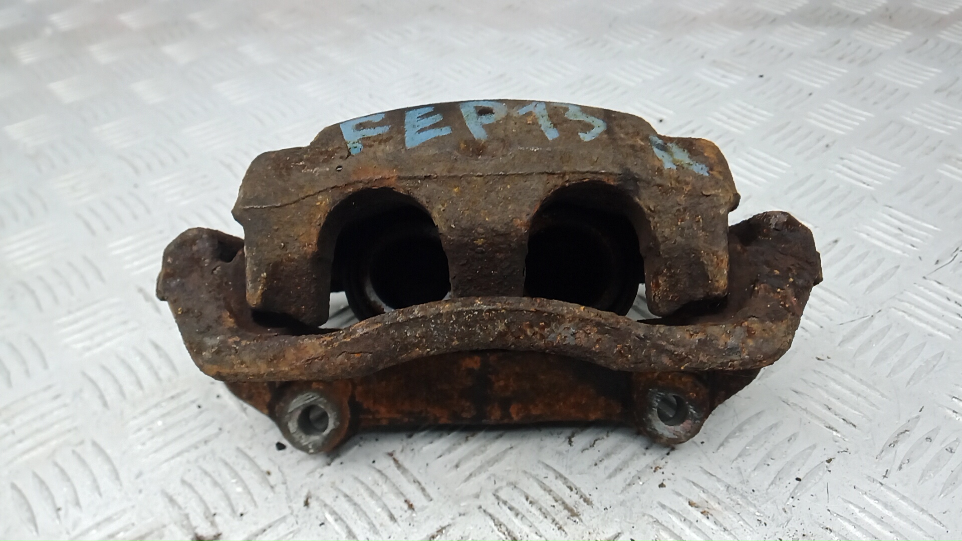 Суппорт передний правый