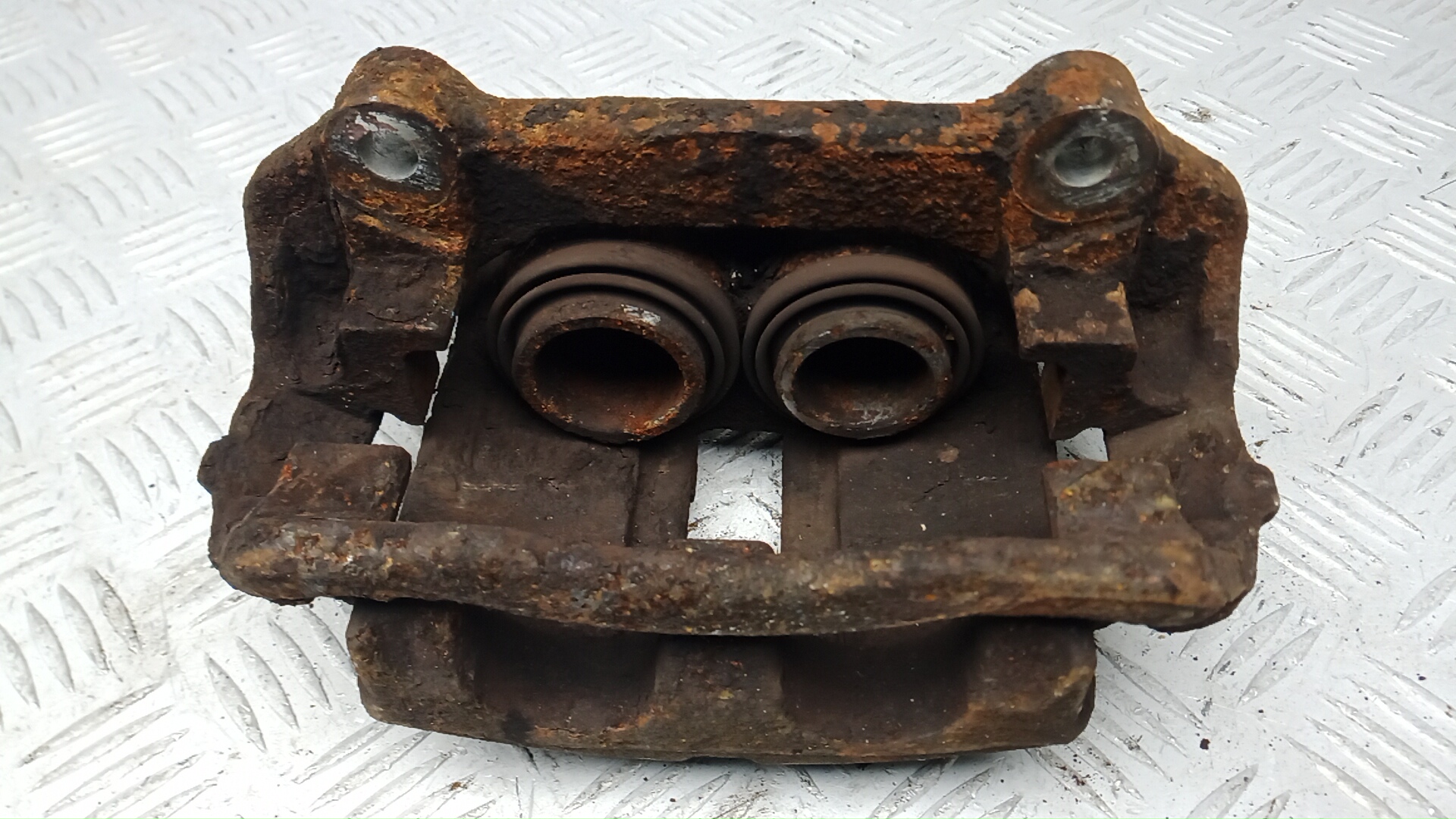 Суппорт передний правый