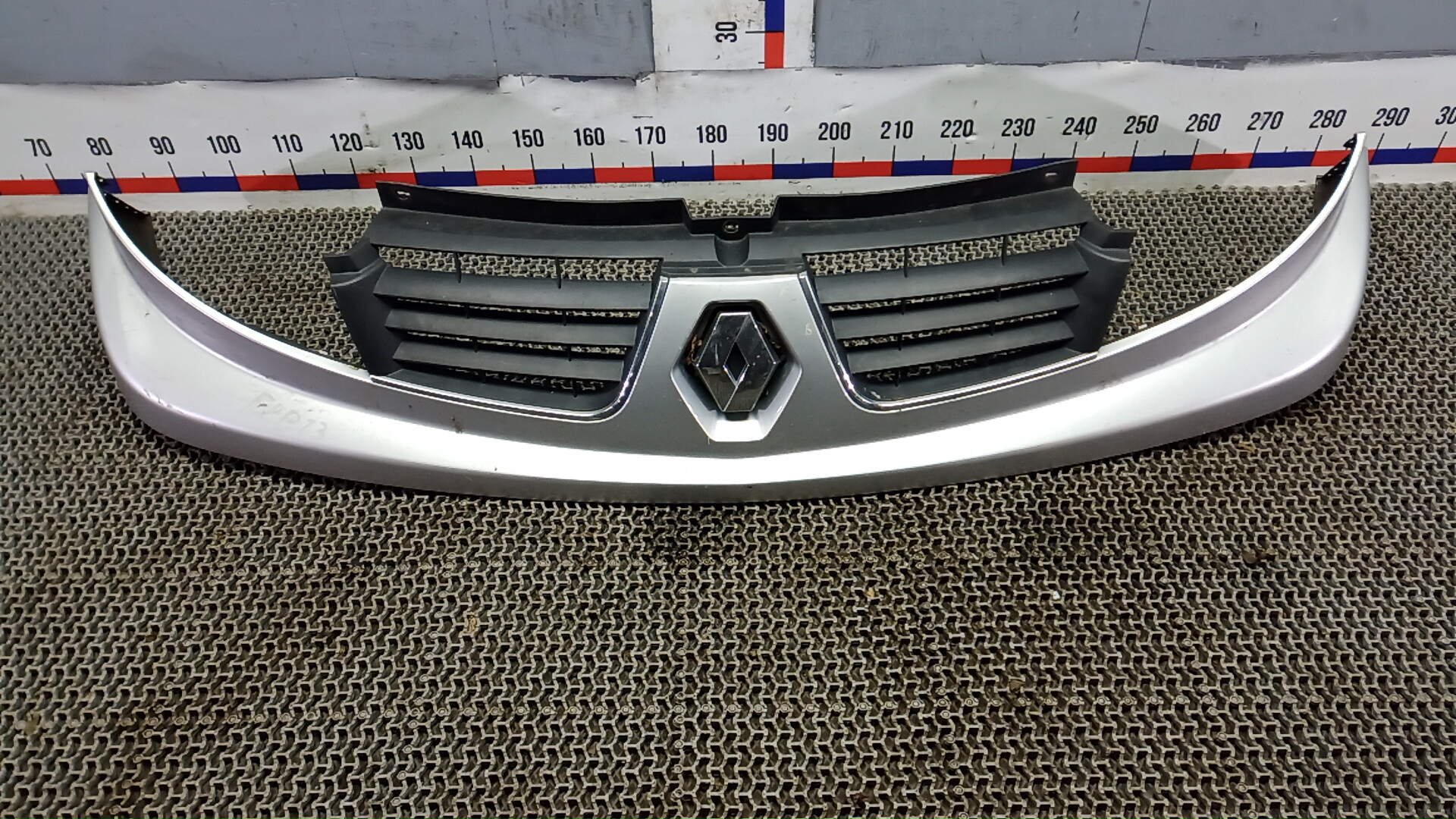 Решетка радиатора