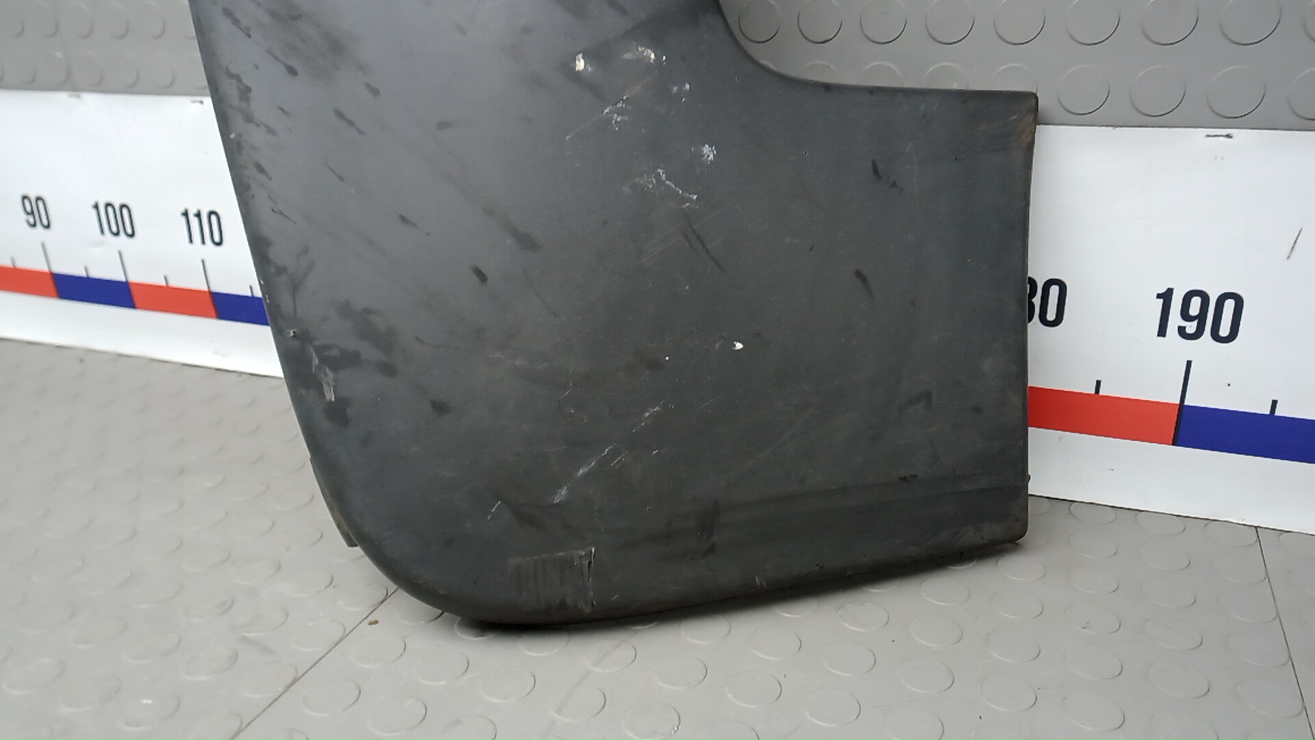 Накладка заднего бампера правая