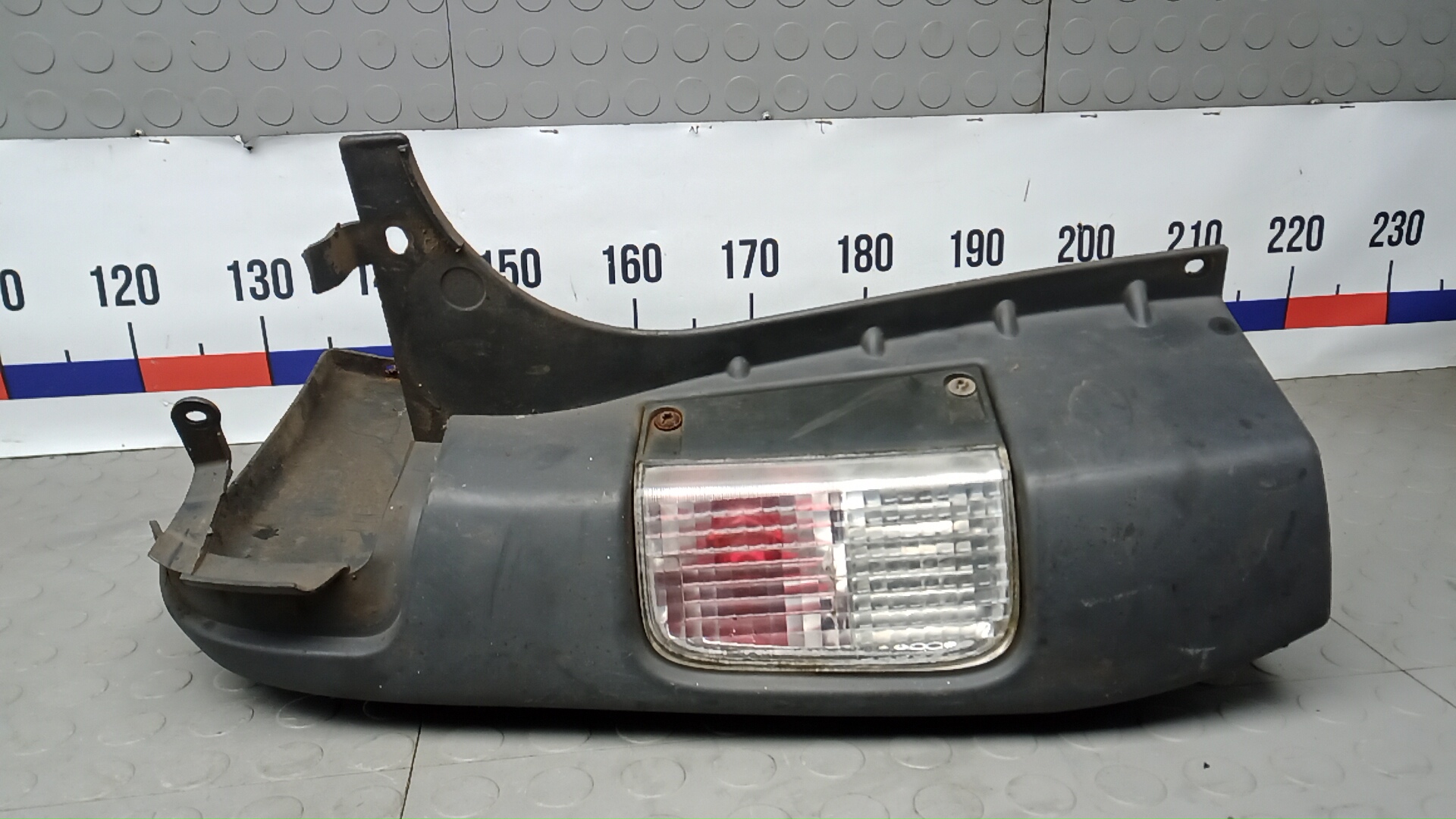 Накладка заднего бампера правая