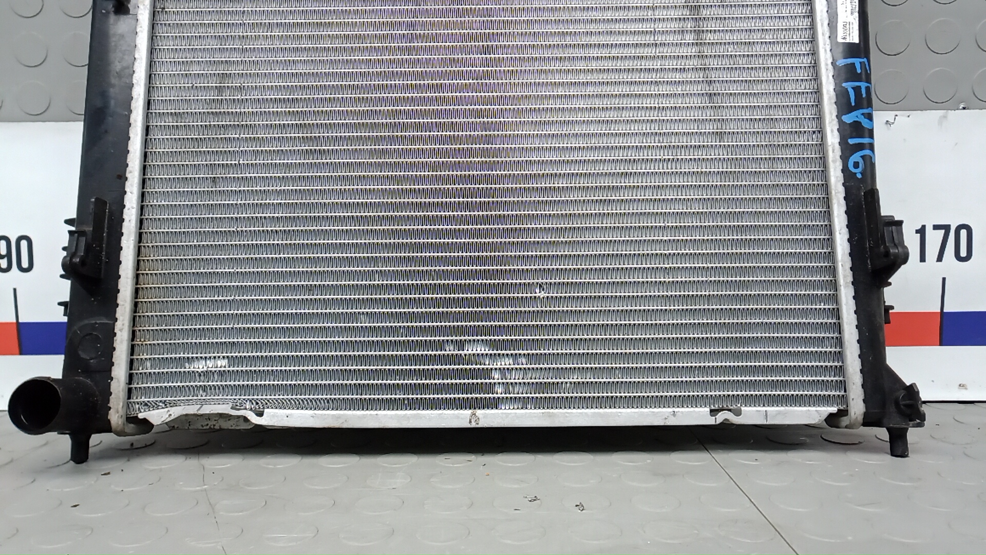 Радиатор охлаждения двигателя основной
