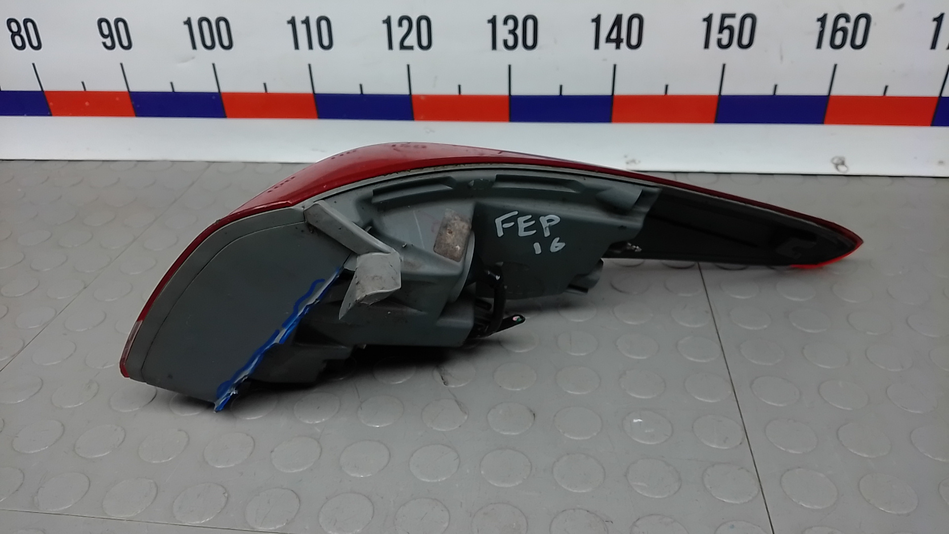 Фонарь задний левый