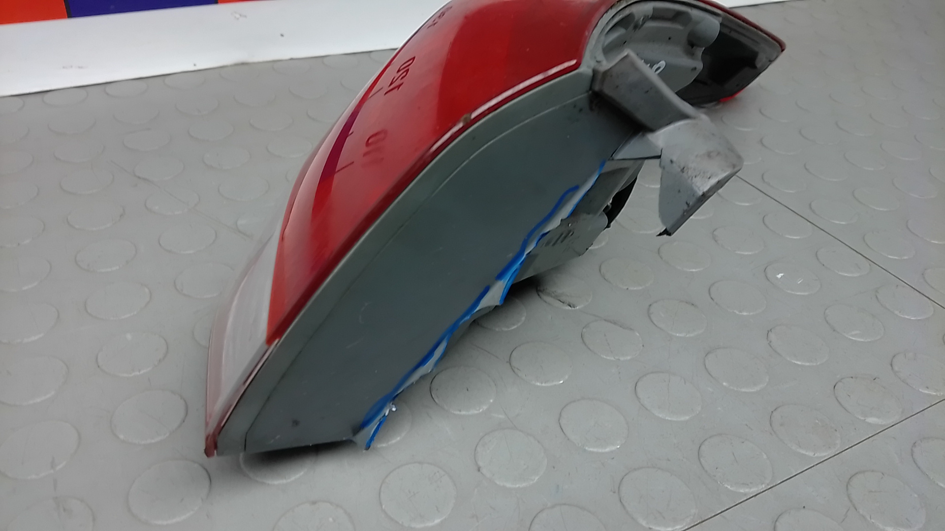 Фонарь задний левый