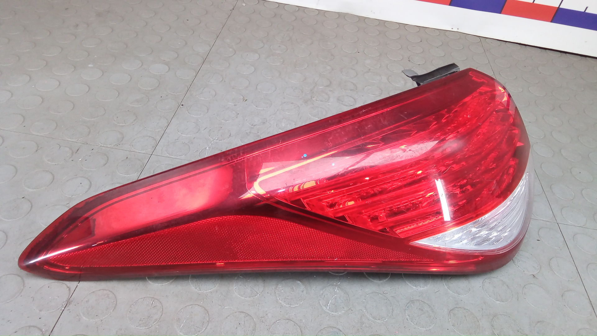 Фонарь задний левый