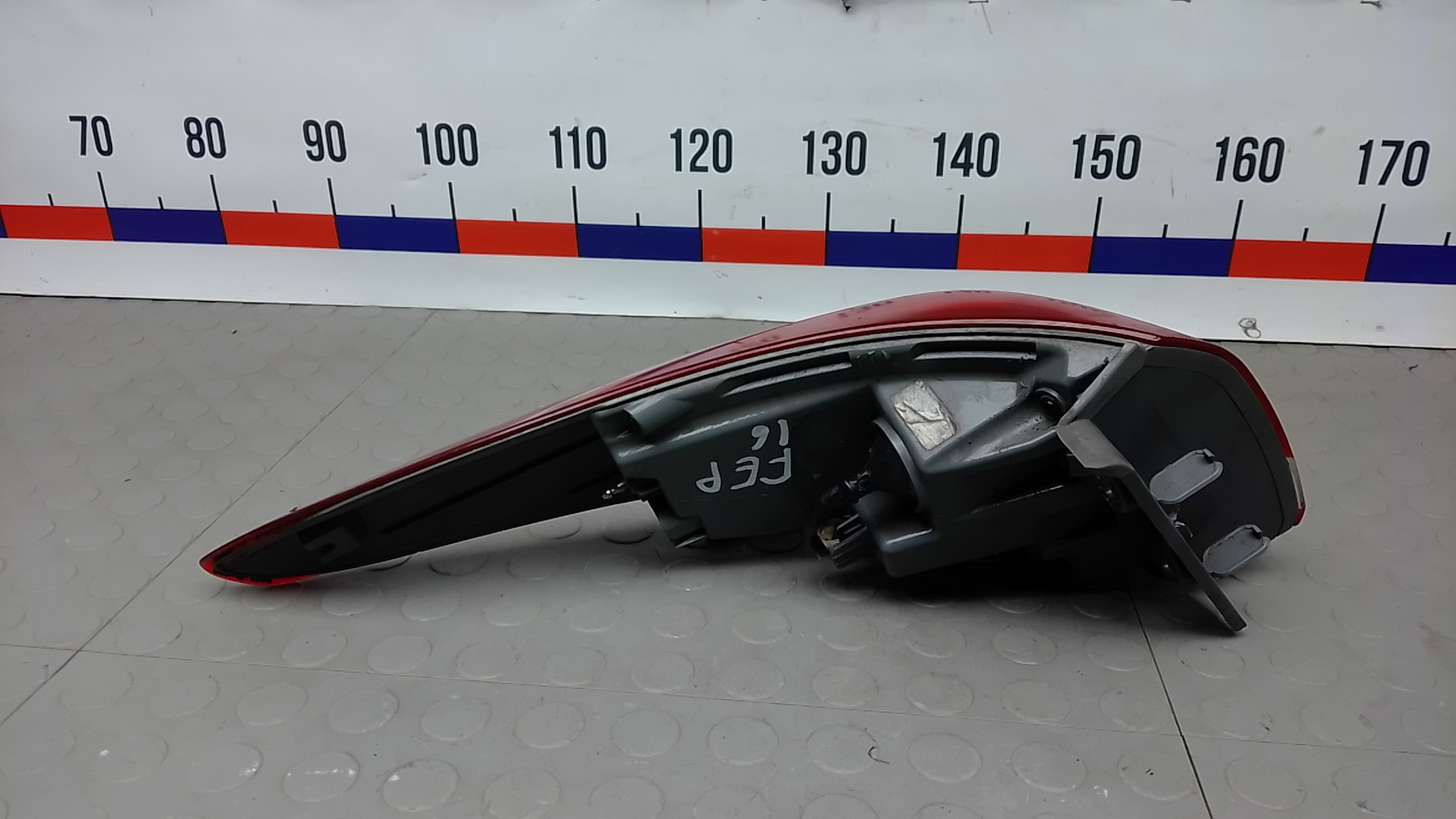 Фонарь задний правый