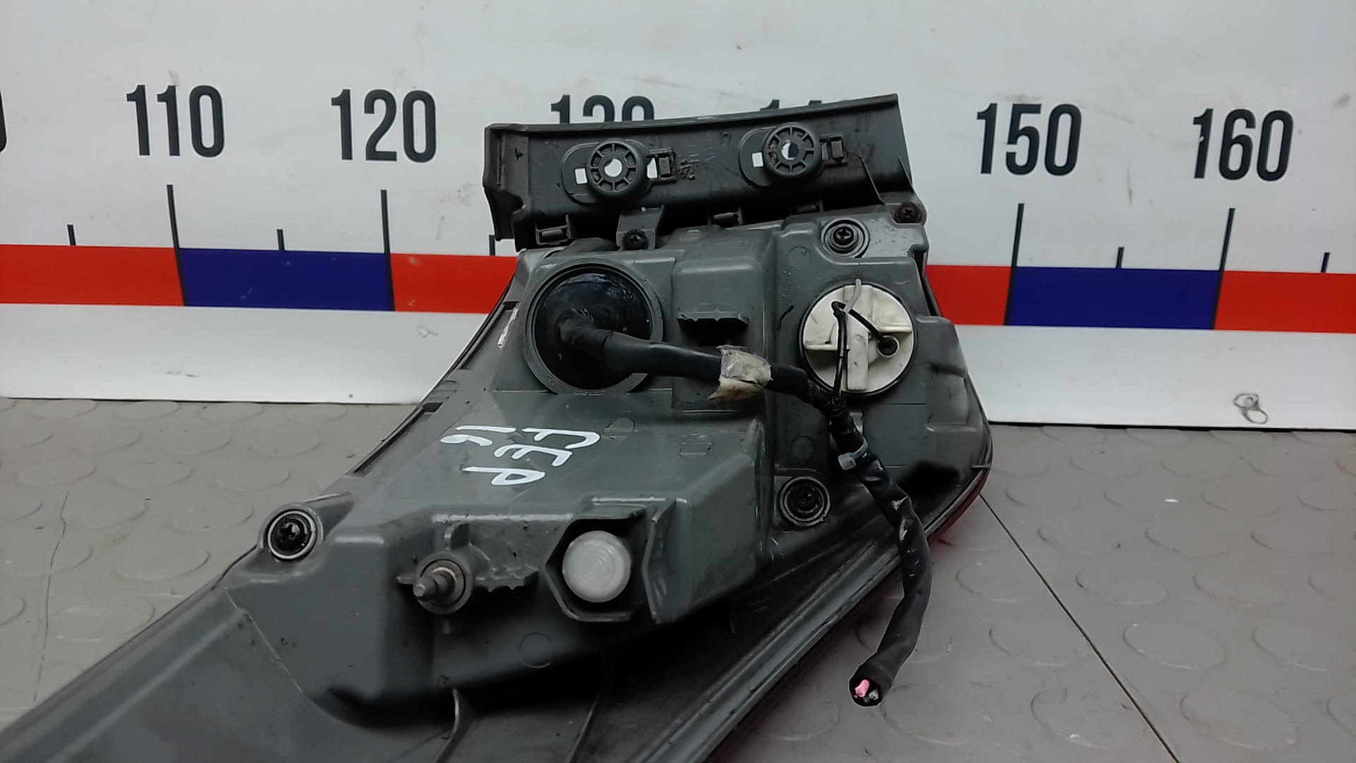 Фонарь задний правый