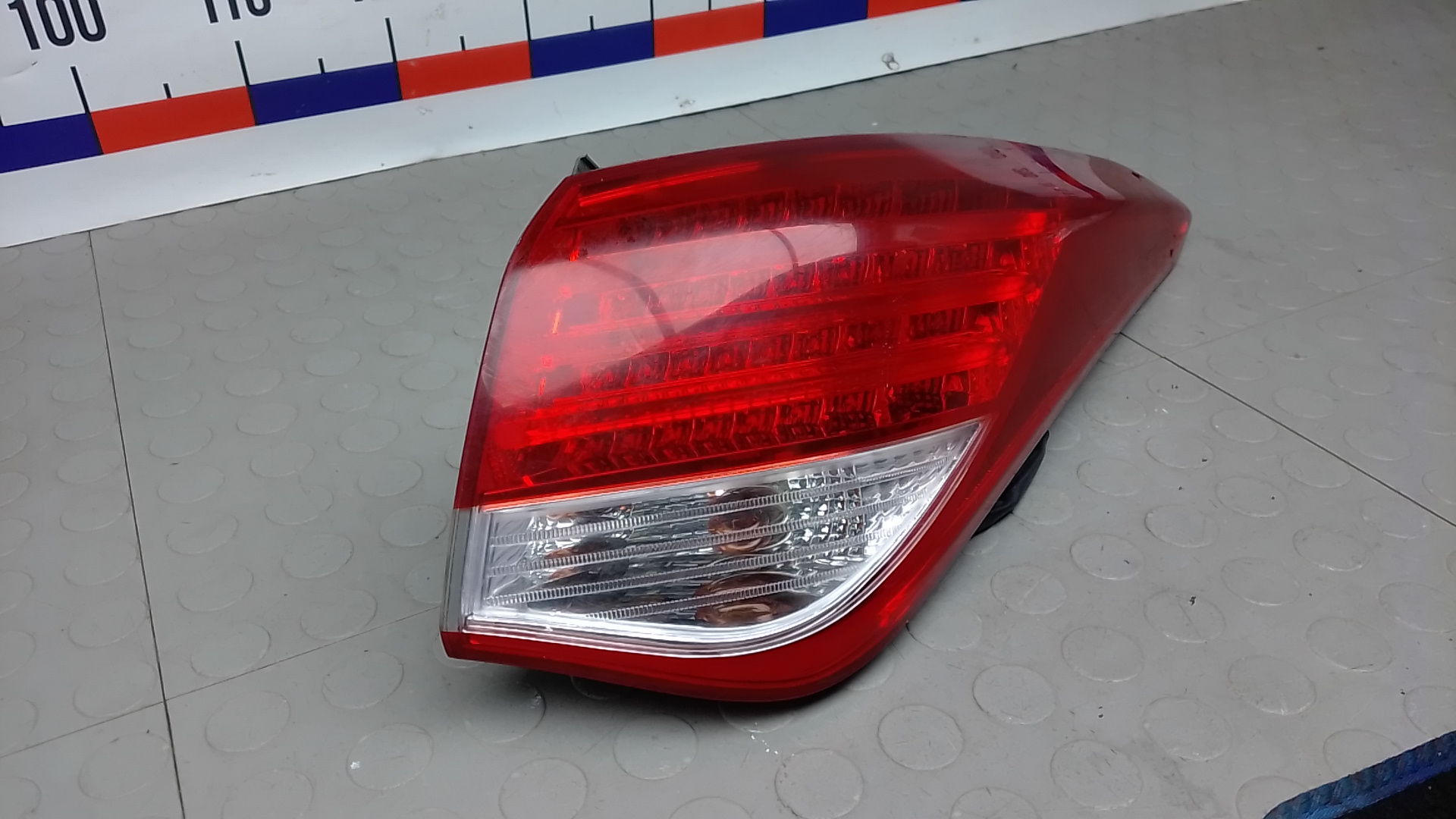 Фонарь задний правый