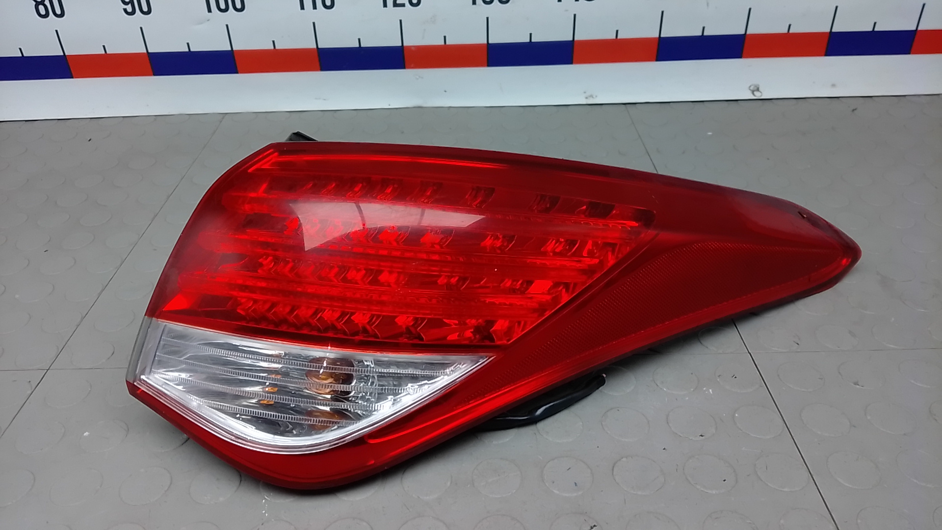 Фонарь задний правый