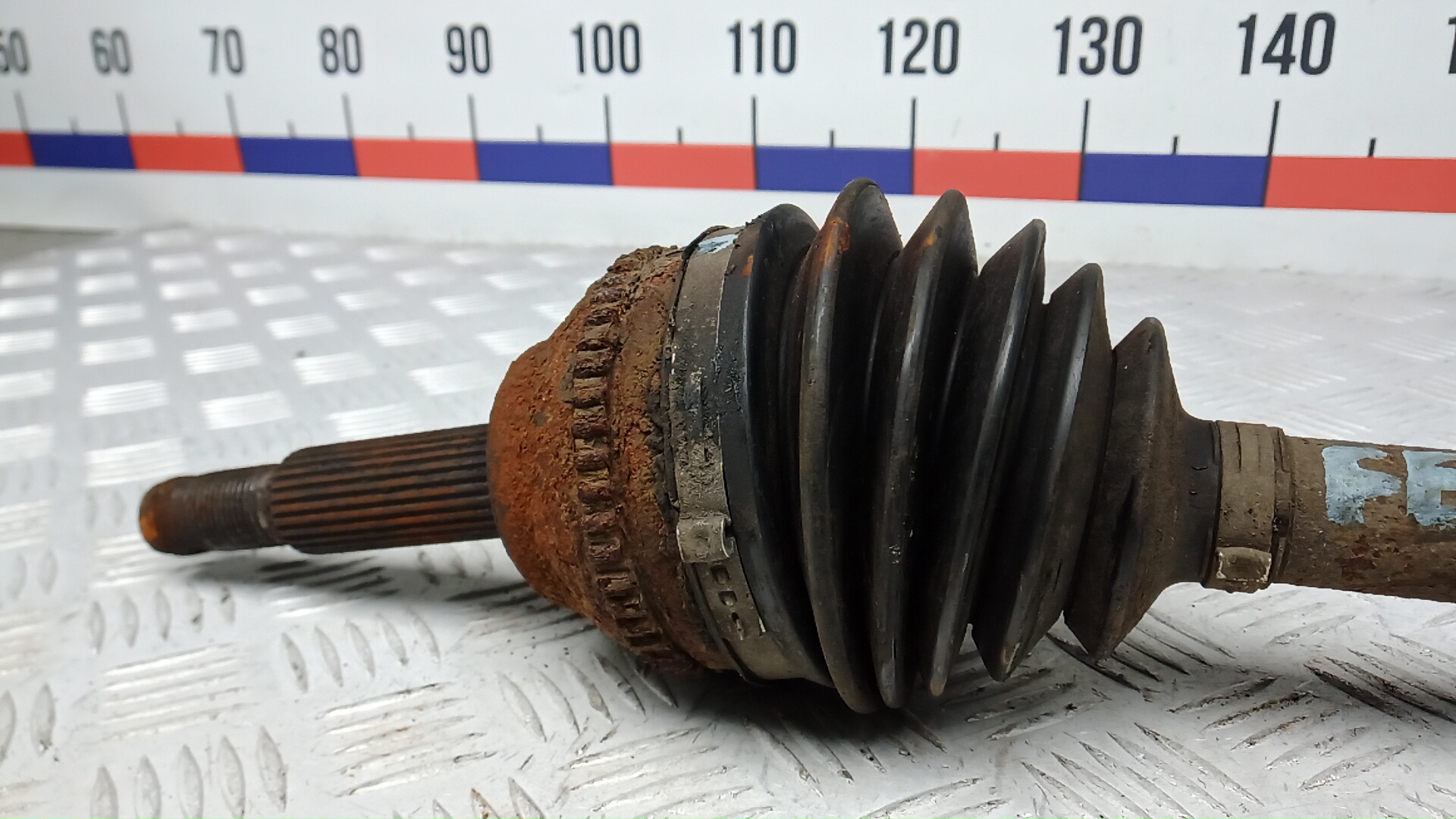 Полуось передняя левая