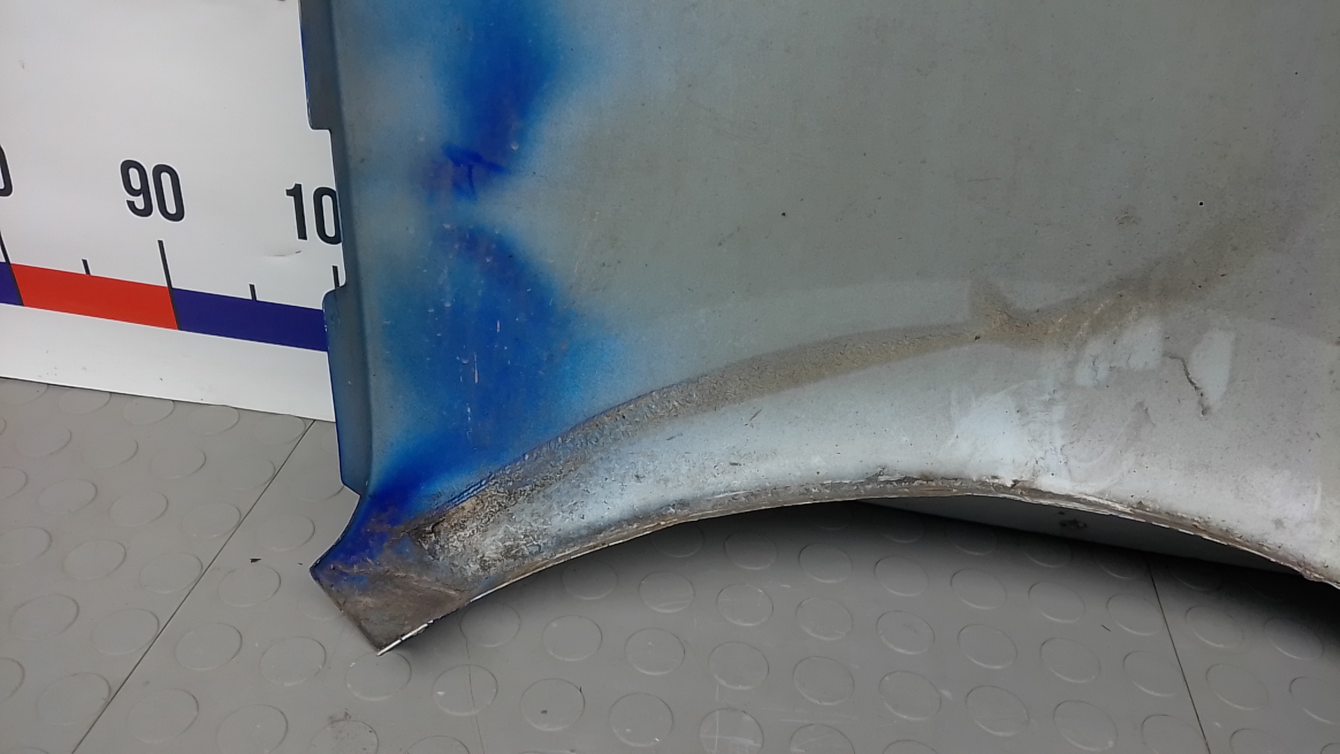 Крыло переднее левое