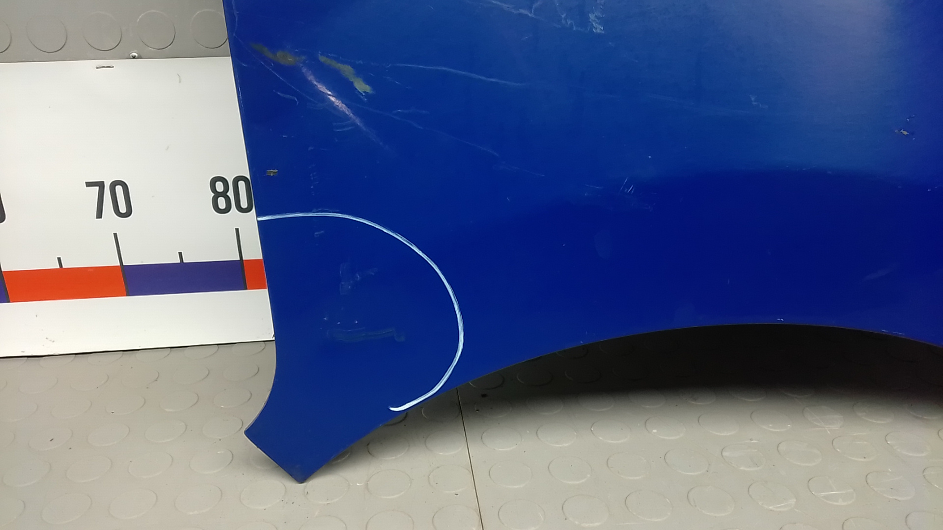 Крыло переднее правое