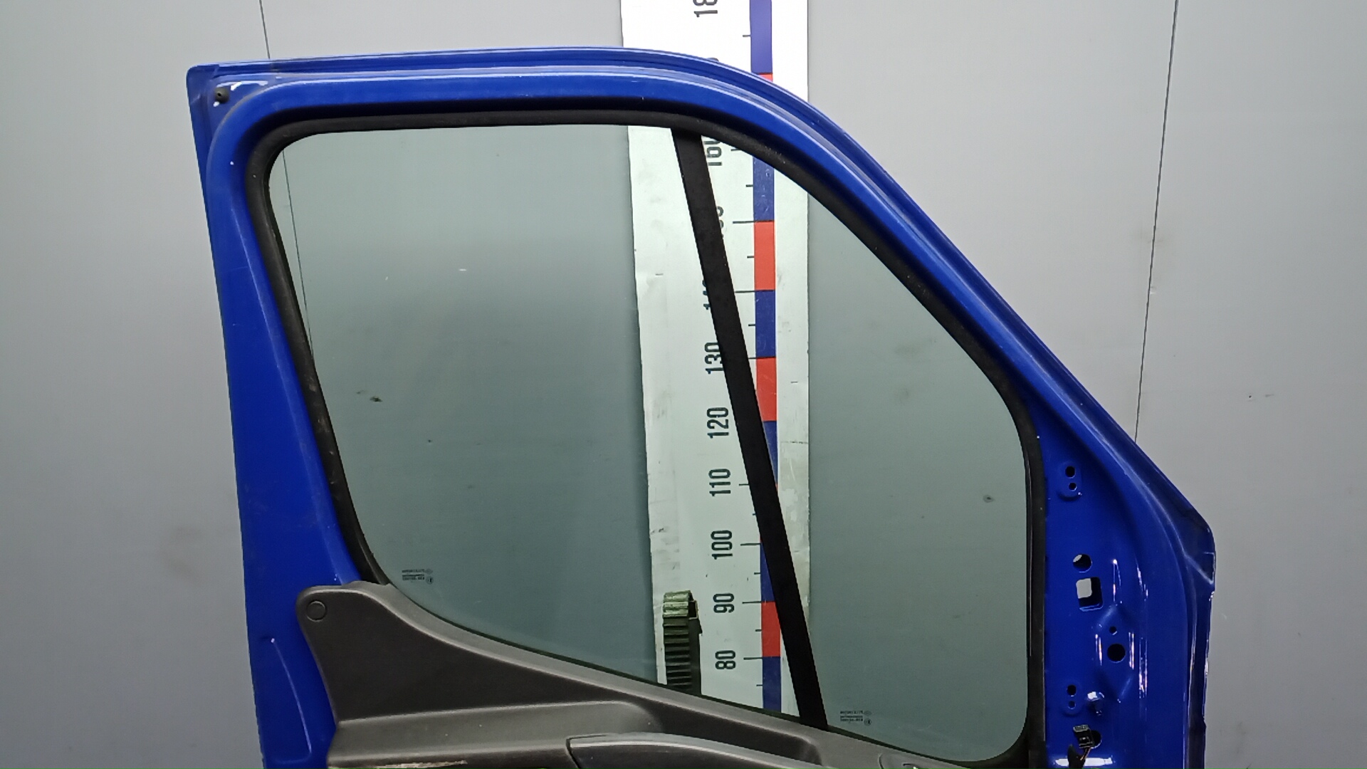 Дверь передняя левая