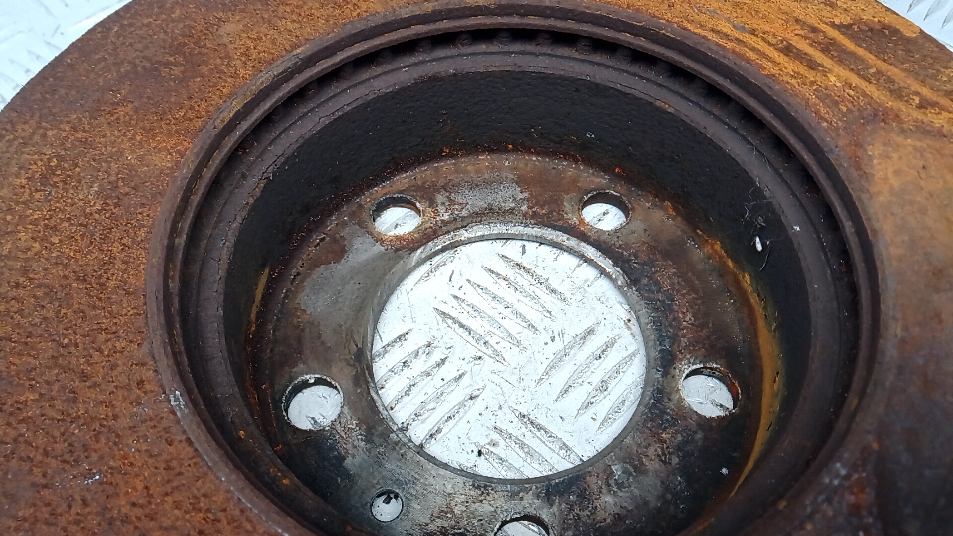 Диск тормозной передний вентилируемый