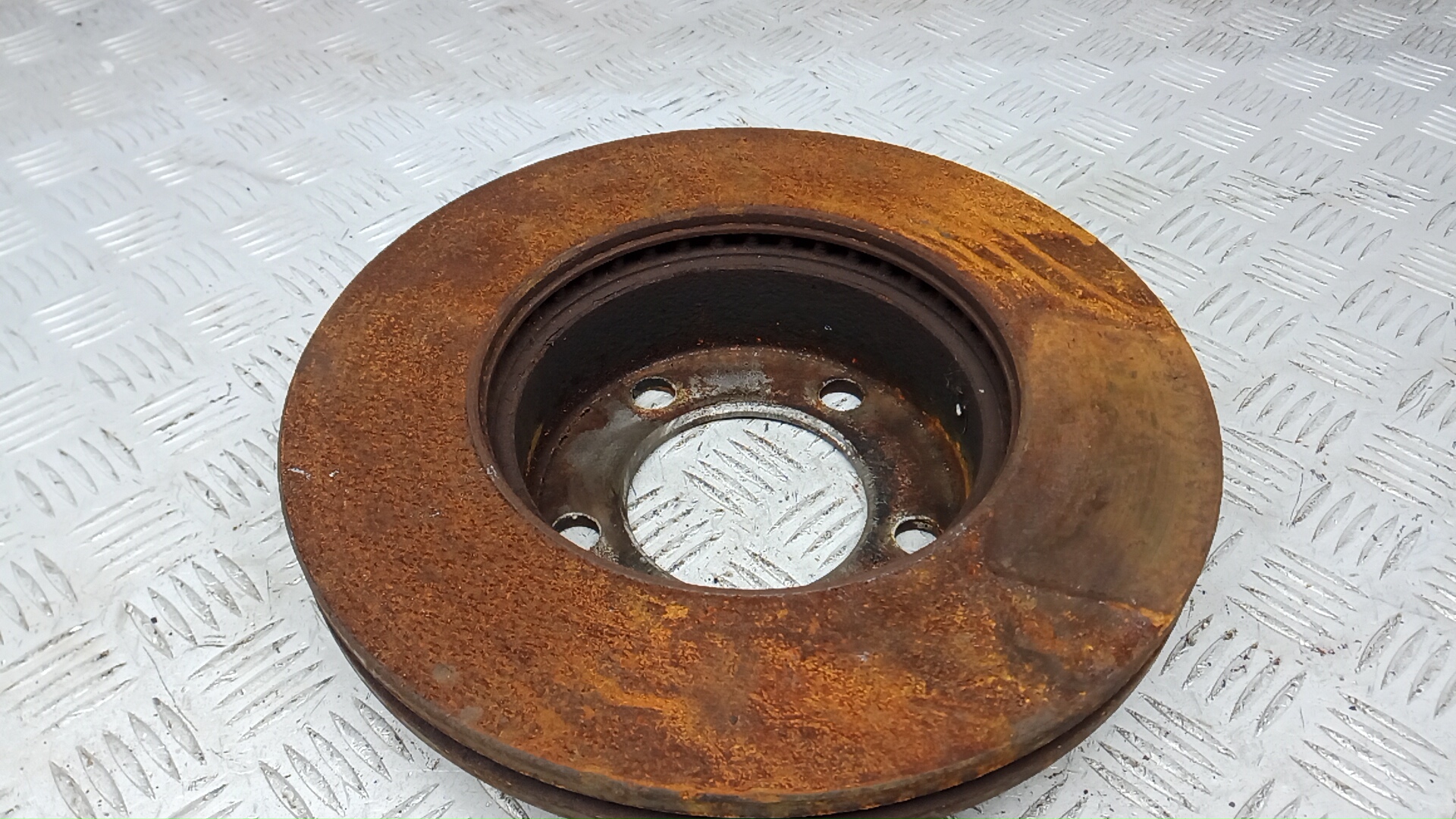 Диск тормозной передний вентилируемый