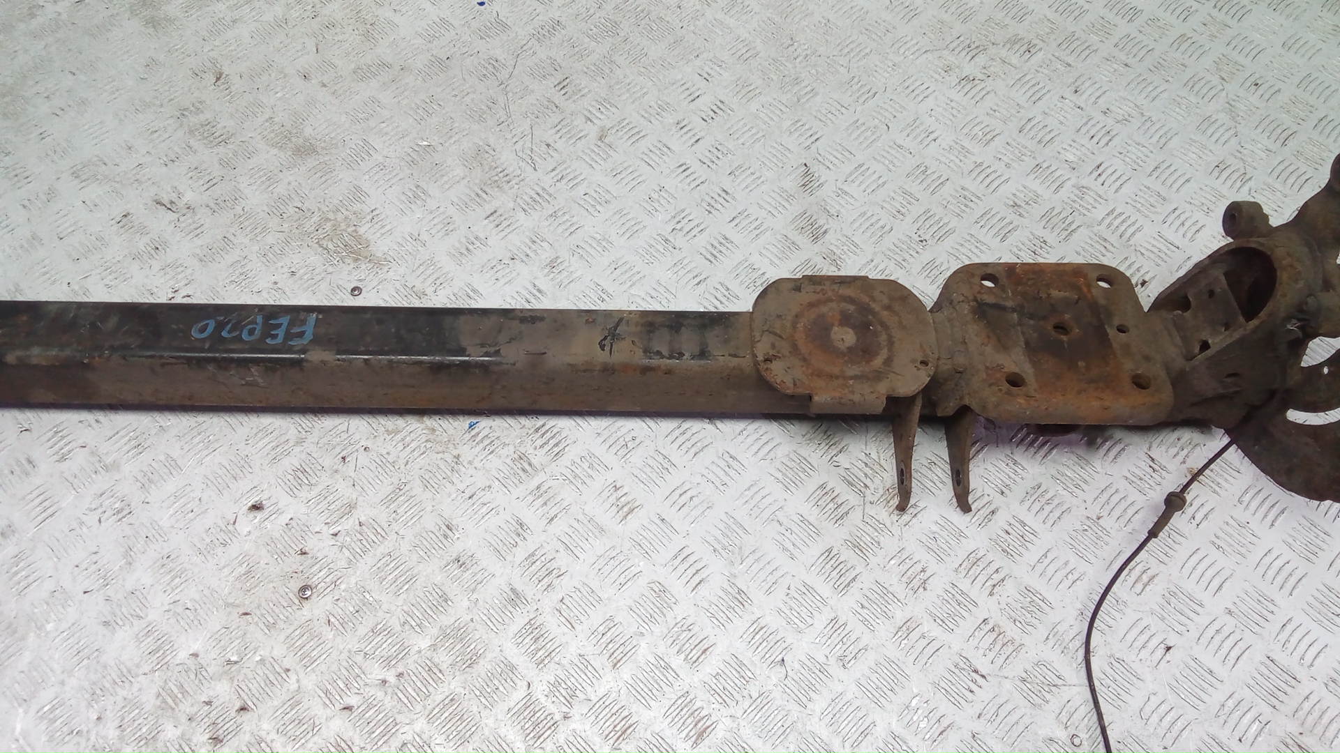 Балка задняя