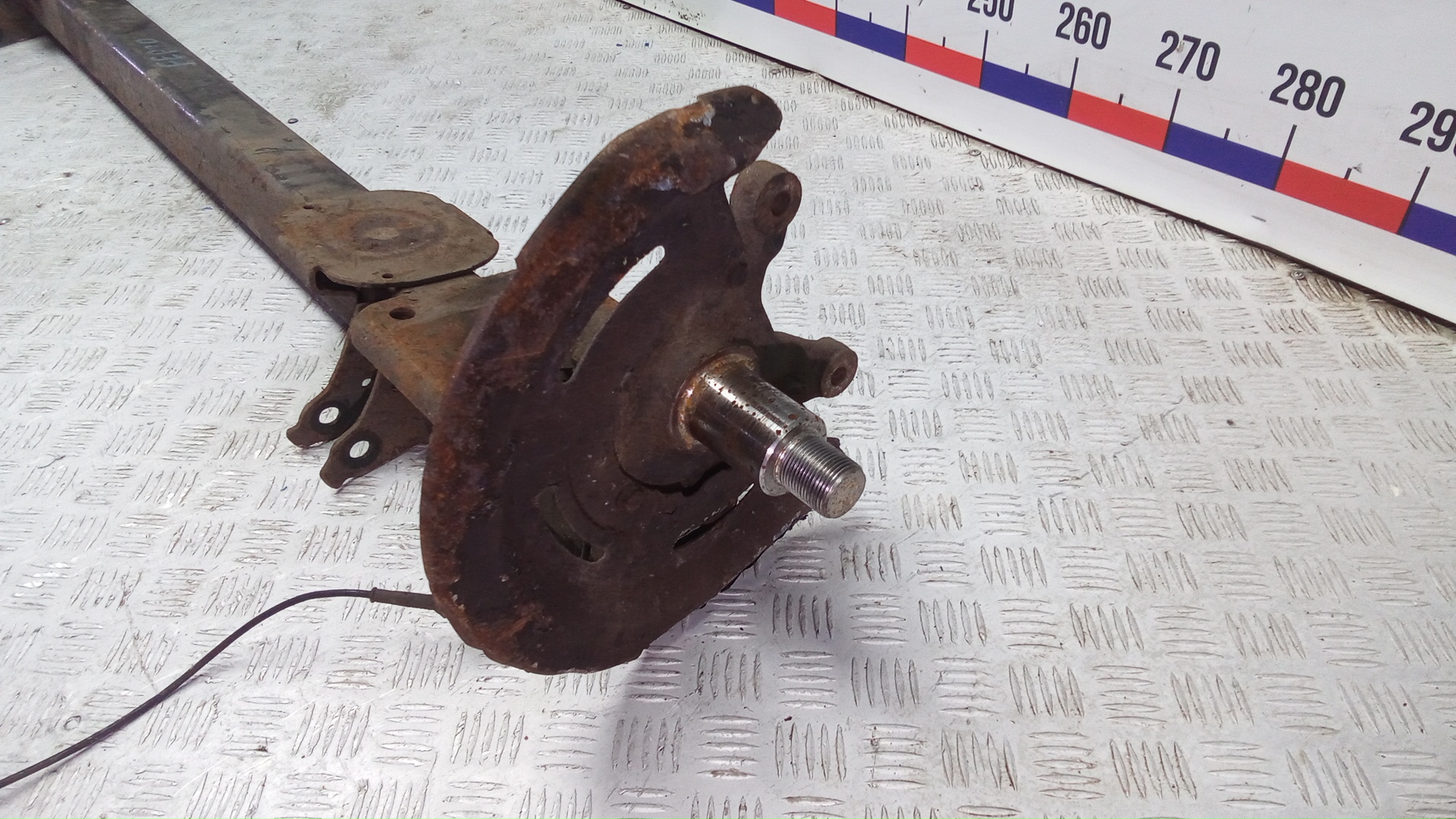 Балка задняя