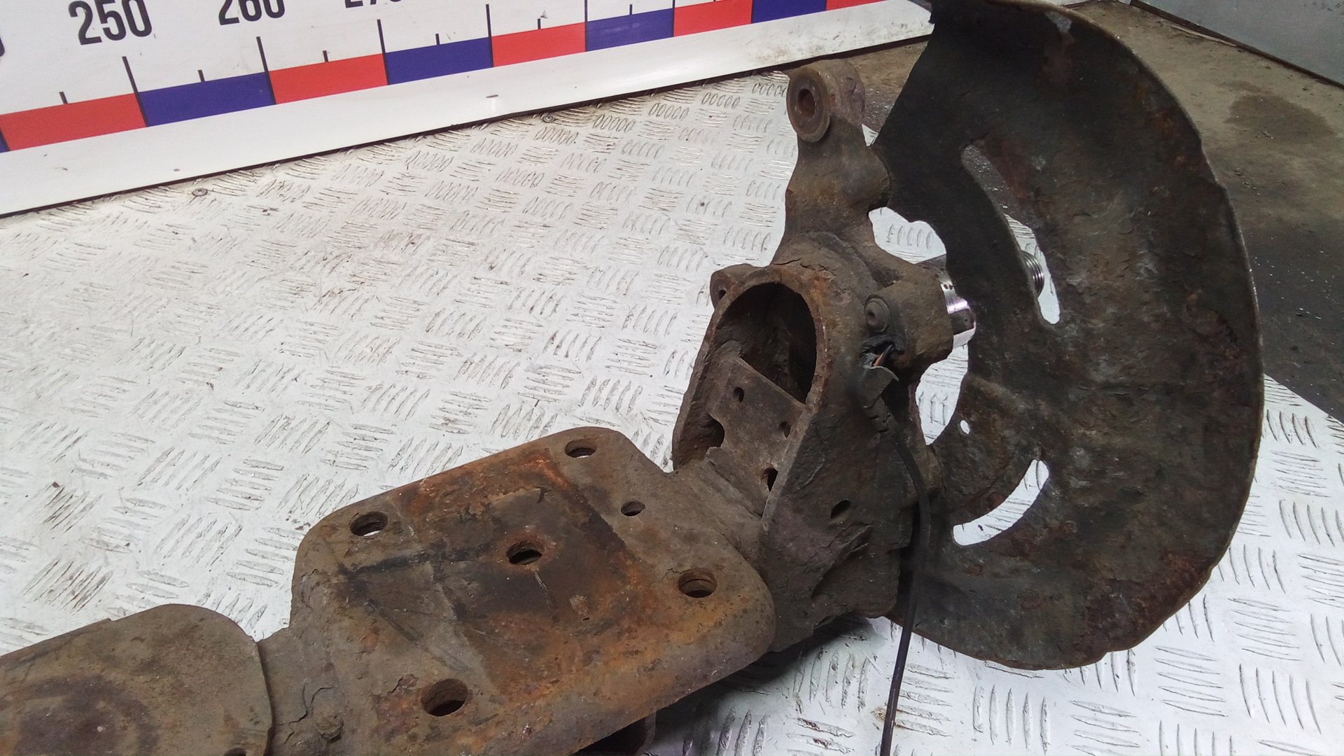 Балка задняя