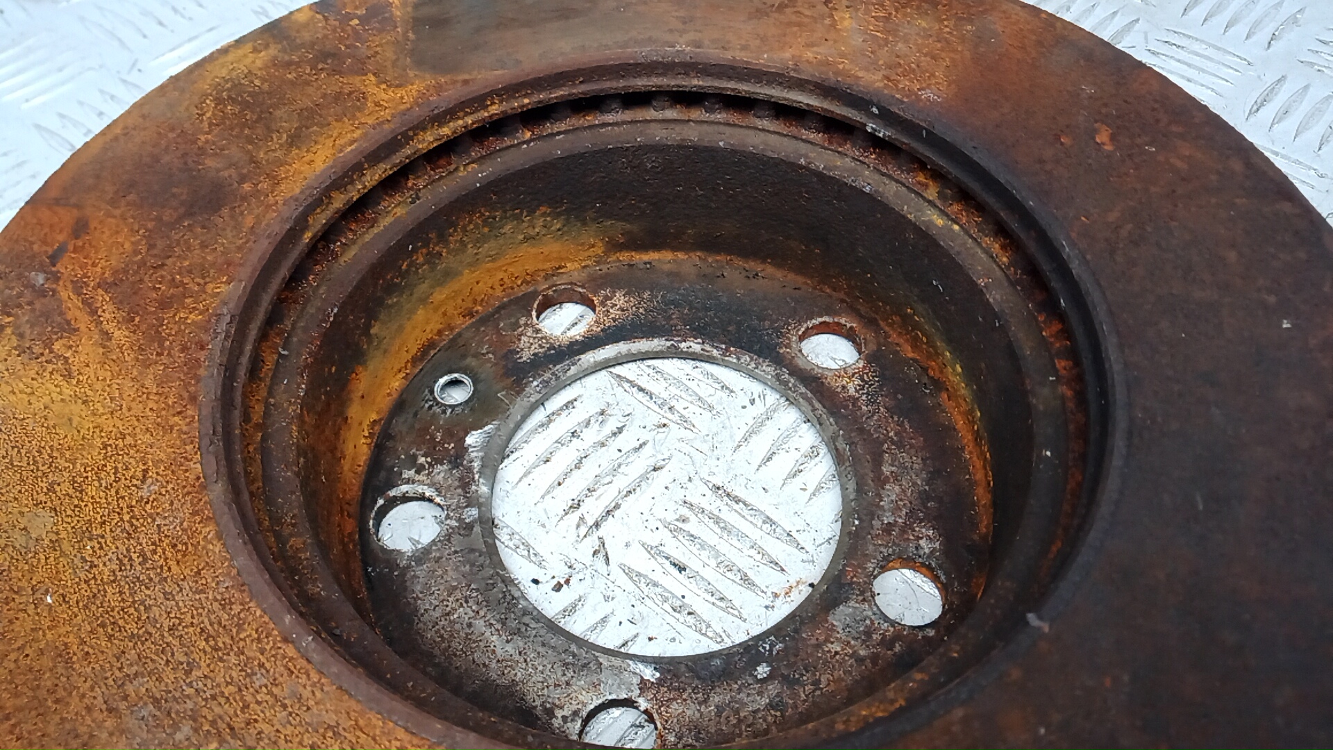 Диск тормозной передний вентилируемый