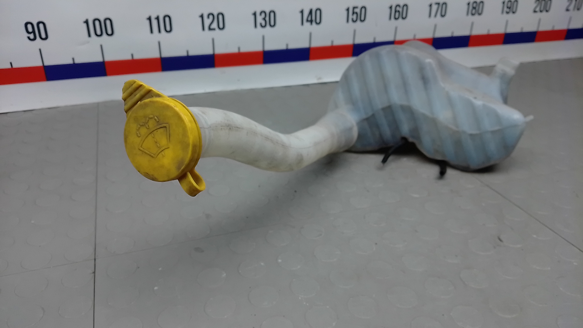 Бачок омывателя лобового стекла