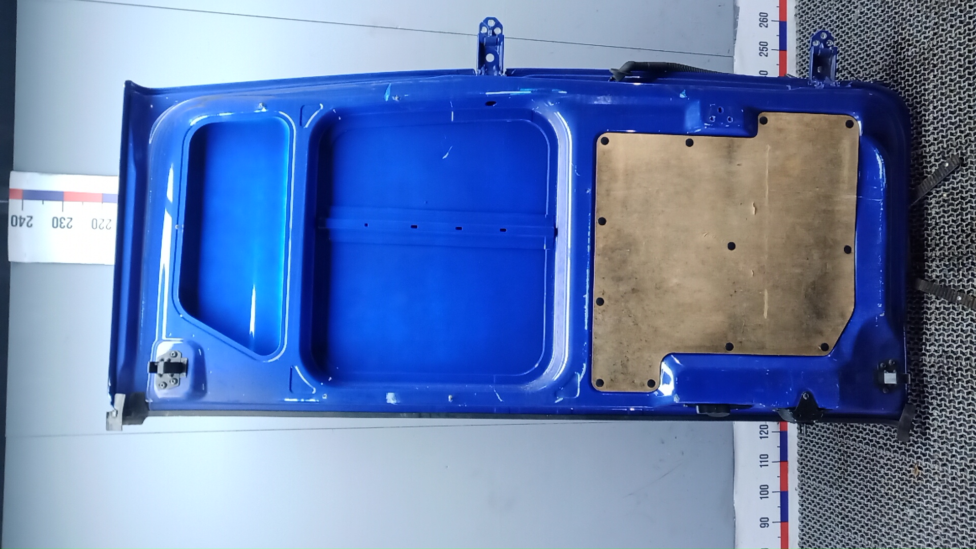 Дверь багажника левая