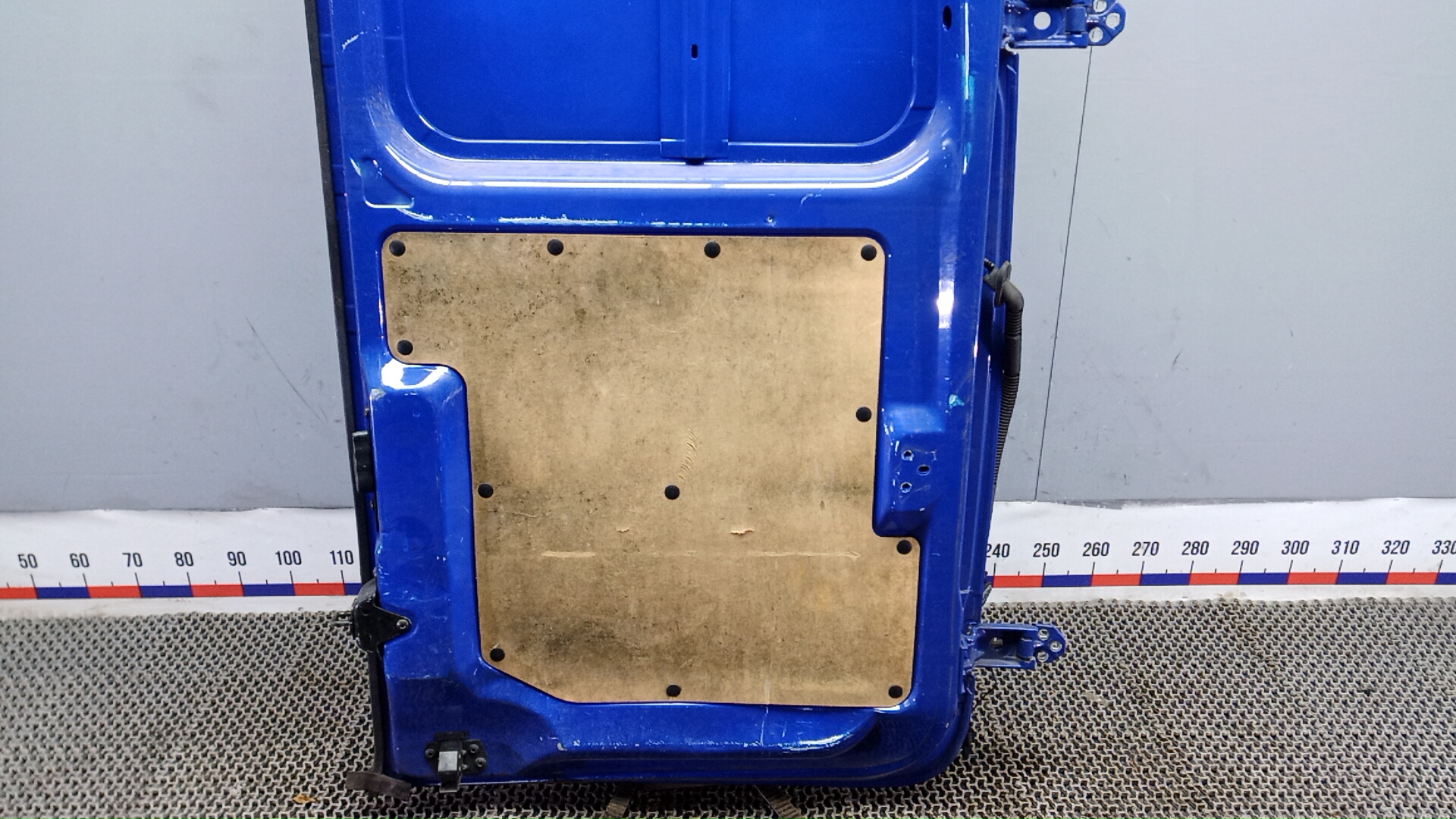 Дверь багажника левая