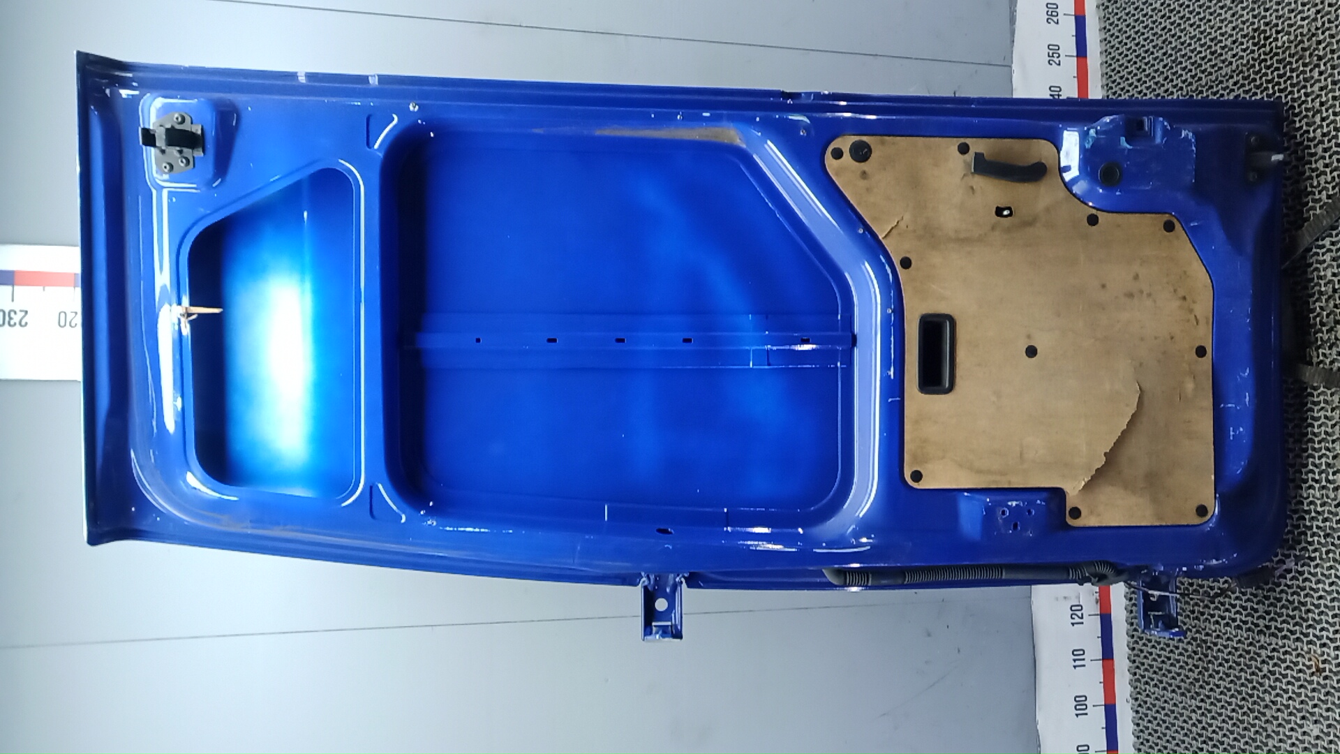 Дверь багажника правая