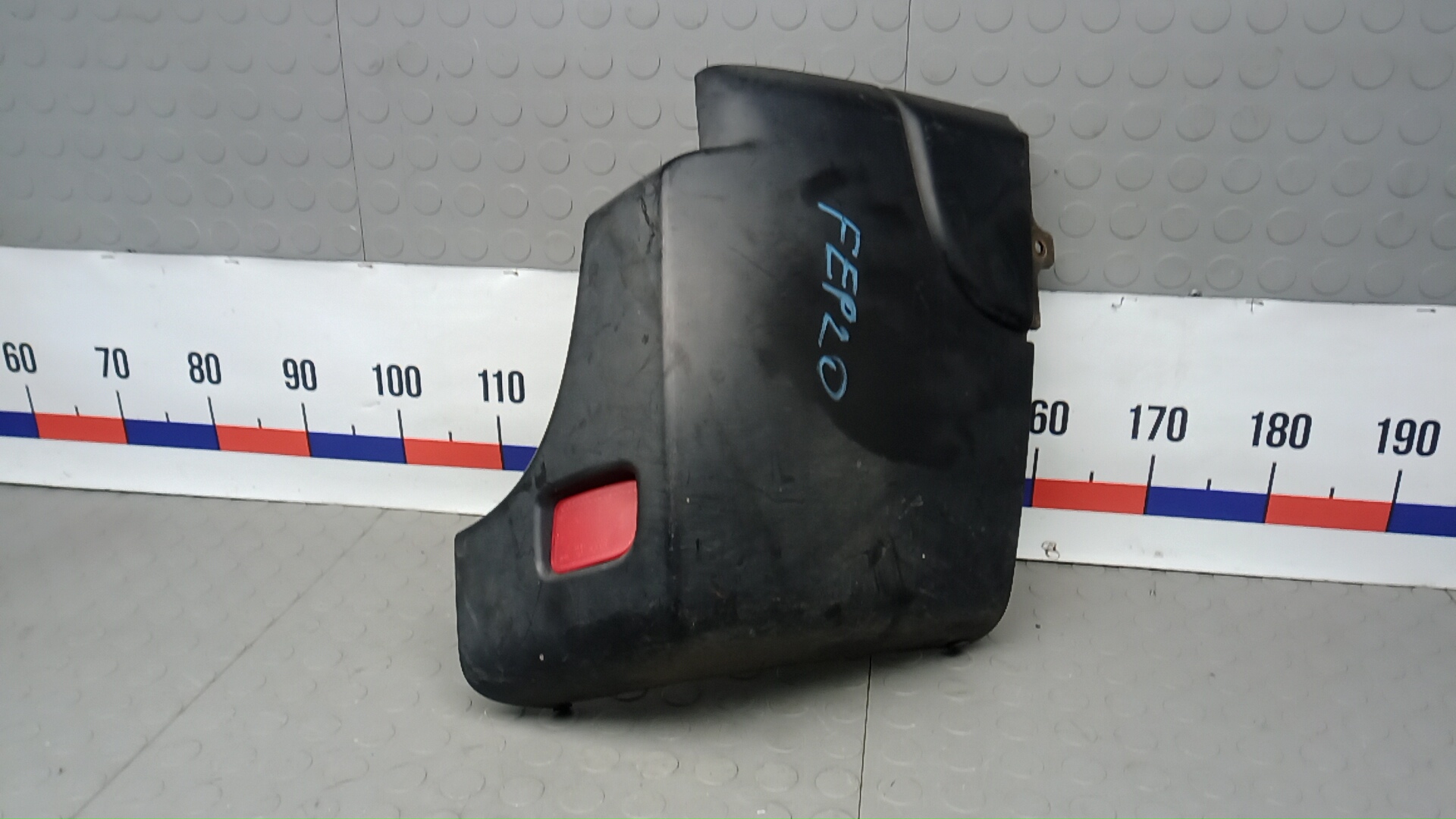 Накладка заднего бампера правая