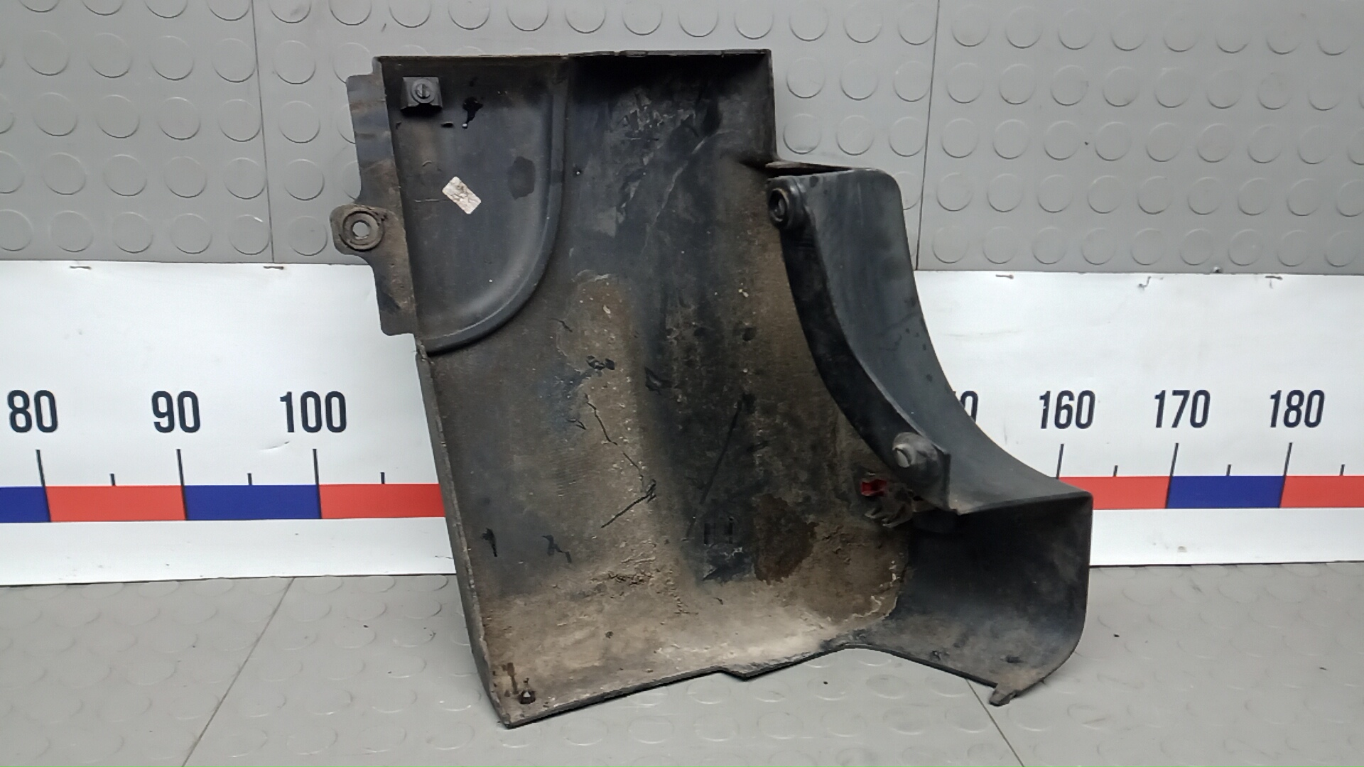 Накладка заднего бампера правая