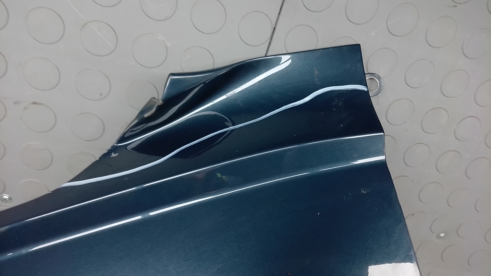 Крыло переднее левое