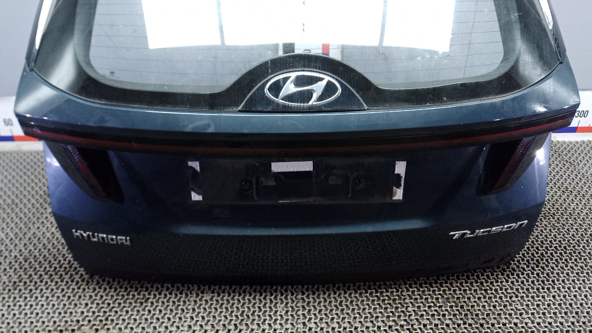 Дверь багажника