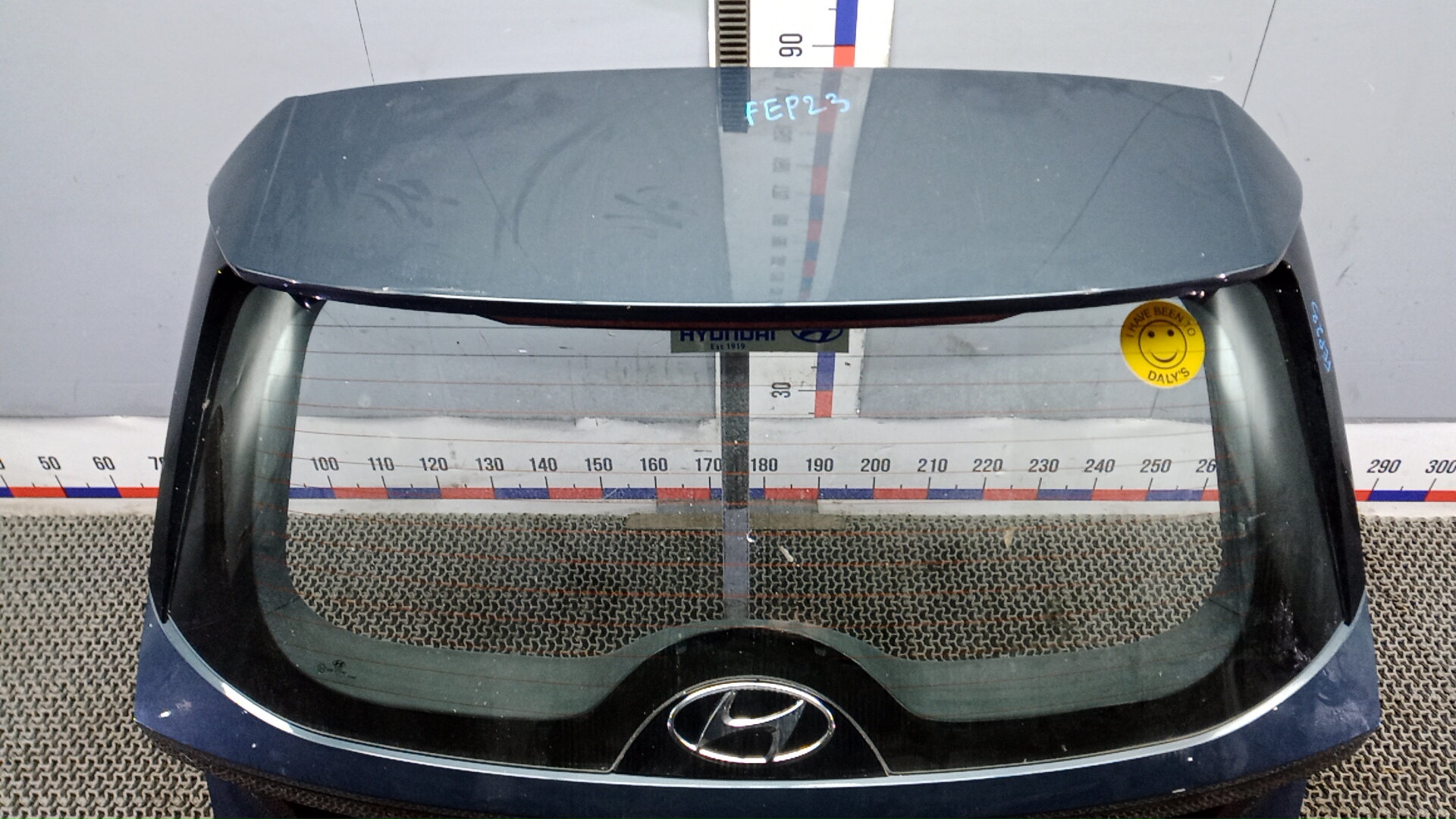 Дверь багажника