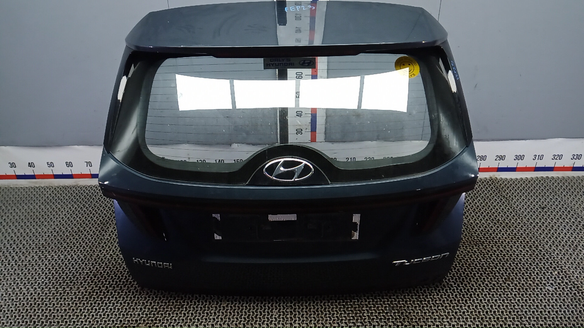 Дверь багажника