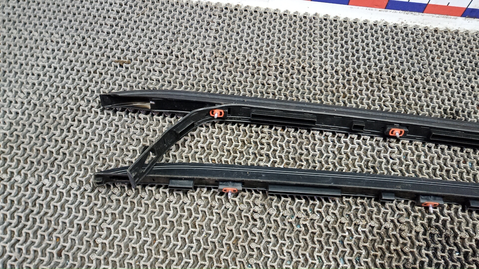 Рейлинги (релинг) к-кт (планки на крышу)