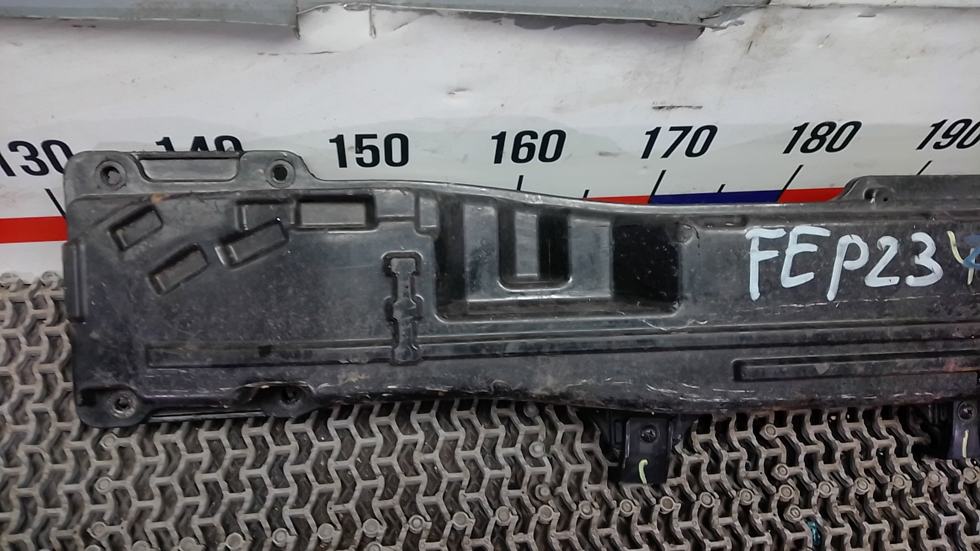 Усилитель заднего бампера