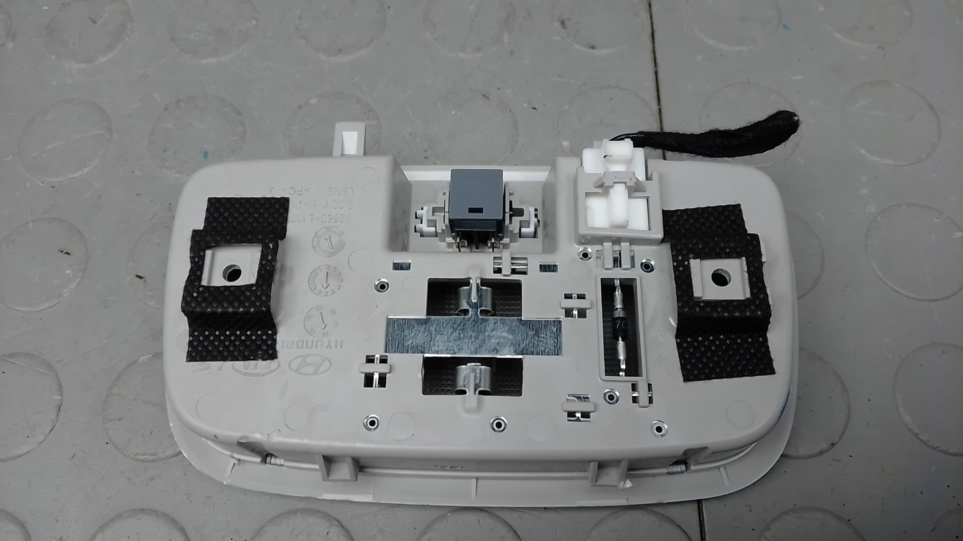 Плафон салонный